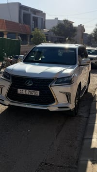 شركة LEXUS الصانع الياباني الفاخر  من اشهر السيارات لدى العلامة LX 570...