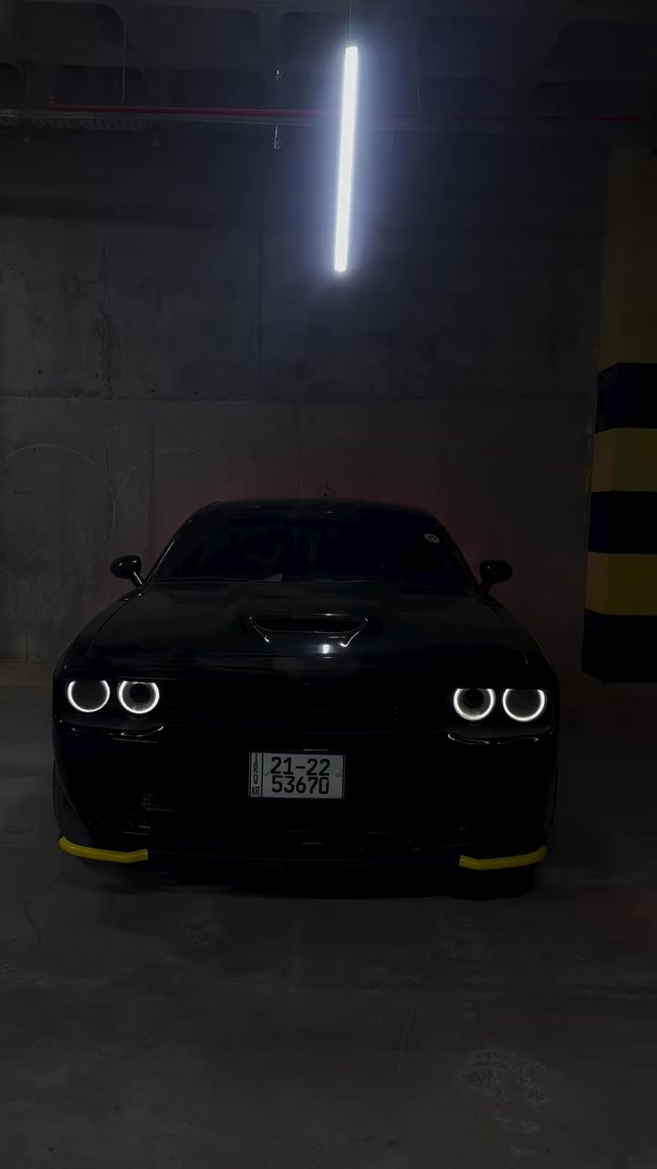 دۆج چاڵنجەر دوبەی مۆدێل  ٢٠٢٣
٩٨ گەڵا و مەجالێکی برایانە 
و لەگەڵ ڕیزما مەعرەز چیو فێرس خۆر معەمەلەی نەکات 
سەیارەکە ساخە زۆر جوانە عام بۆیاخ و سەقفی مەعجونی هەیە و بە شەرتی ئەوەی وەرگەڕاو نەبێت و ناو گرتنی نیە سەیارەکە ٣٥ هەزار مایل ڕۆشتوە
٤ تایە لۆک
٤ ویلی هێڵکات
٤ تابوگە 
دەعامی هێڵکات 
بۆنیت هێڵکات 
تازە ڕۆنی مۆتڵ تێکراوە 
سەیارەکە جایزە و بە شەرتی گێڕ و مەکینە 
و سەیارەکە لە سلێمانیە 
0770 504 3435
