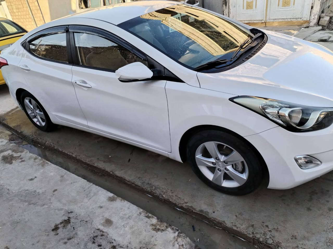 الانتر موديل 2013سياره كلين قطرت صبغ مابيها. طخم تاير جديد لوك تالندي الاصلي كاربون بانزين  سياره عل 120دك جرس هازه جديد رقم جديد مكينه شرط لاصرف ولانفق ولامفتوحه ماملعوب بيها مامضروبه صبانه السعر 127وشويه بيها مجال تحويل مباشر للستفسار ‏‪***********‬‏
