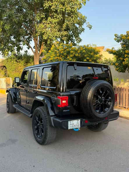 ---

📌 عرض بيع – Jeep Wrangler Sahara 2023 Hybrid

للبيع جيب رانكلر صحارى موديل 2023 هايبرد، مواصفات فل،
السيارة ماشية 83,000 كم فقط.

🔹 المواصفات:

محرك هايبرد اقتصادي وقوي

دفع رباعي

شاشة كبيرة

كاميرا خلفية

حساسات

رنجات أصلية

تشغيل بصمة

دخول ذكي

مثبت سرعة

سقف هارد توب

داخلي جلد

إنارة LED كاملة

🔹 الحالة:
السيارة بيها حادث قطعة وحدة فقط، وتم إصلاحها بشكل صحيح وماكو أي أضرار ميكانيكية.

السيارة بحالة ممتازة وجاهزة للفحص.

📞 للاستفسار:
(***********)

السعر 305 وبيها مجال
---
