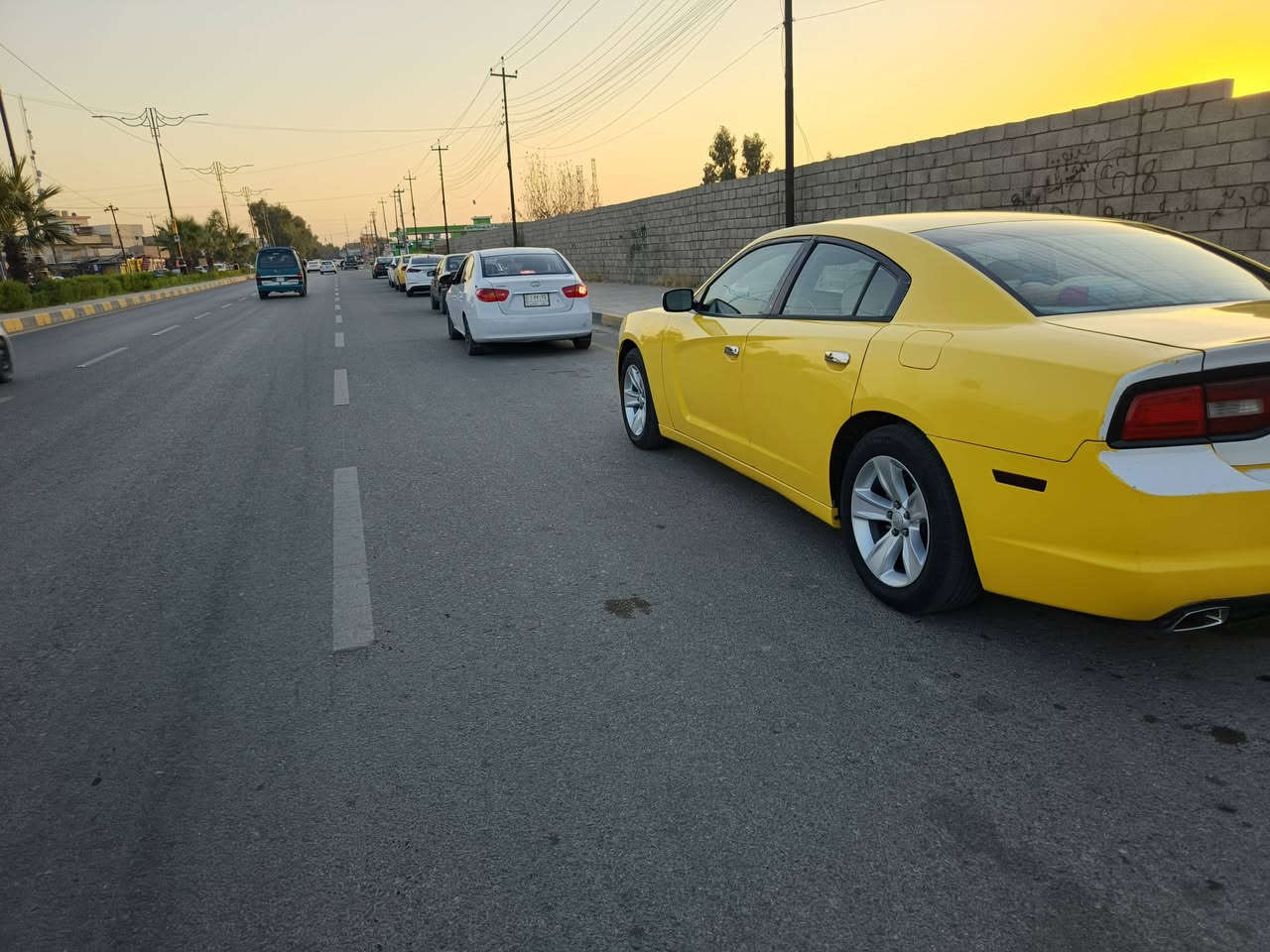 السلام عليكم
موديل ٢٠١٢
كير ومحرك وتبريد شرط
الضرر باب واحد بدون دواخل 
السيارة جاهز ما نقص برغي 
السعر عل هاتف 
***********
***********
