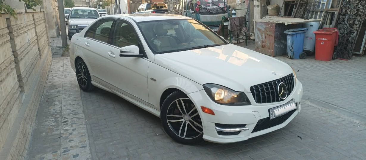 سلام عليكم من رخصت الادمن للبيع او مراوس حسب القناعه مرسيدس C300 فورمتك فول موصفات فتحه سقف كشنات كهرباء تتدفى محرك 6 اسلندر عقل فوك المرغوب تبريد ثلج وياه السويج كير محرك حداديه تبريد كفاله جاهزه من كلشي غرفه جلد بيجي جديده ورد امريكي حادثه جدا بسيط جاملغ امامي امبدل شركه نفس الون وبنيد وباب السائق كلير فقط كفاله من الدواخل جكه مابيهن ماشيه 191 رقم بغداد الجديد مشروع وطني مكاتبه مروريه كبل تحويل مكان السياره بغداد السعر 125 وبيها مجال للاستفسار ***********
