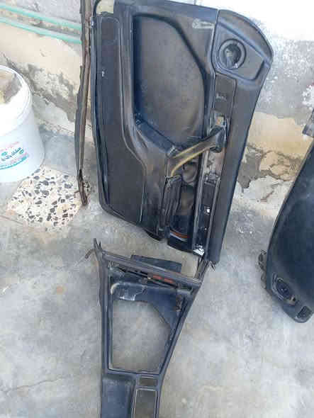 من رخصة مدير الكروب المحترم غراض بي ام دبليو سعرهن ٢٥٠ اي استفسار اتصل على الرقم *********** العنوان ميسان
