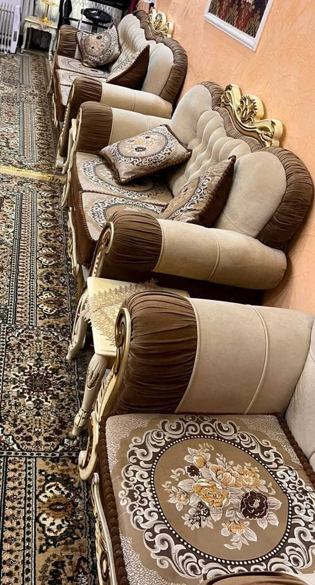 تخم عدد ١٠ قطع ملكي
بيع مستعجل ***********
