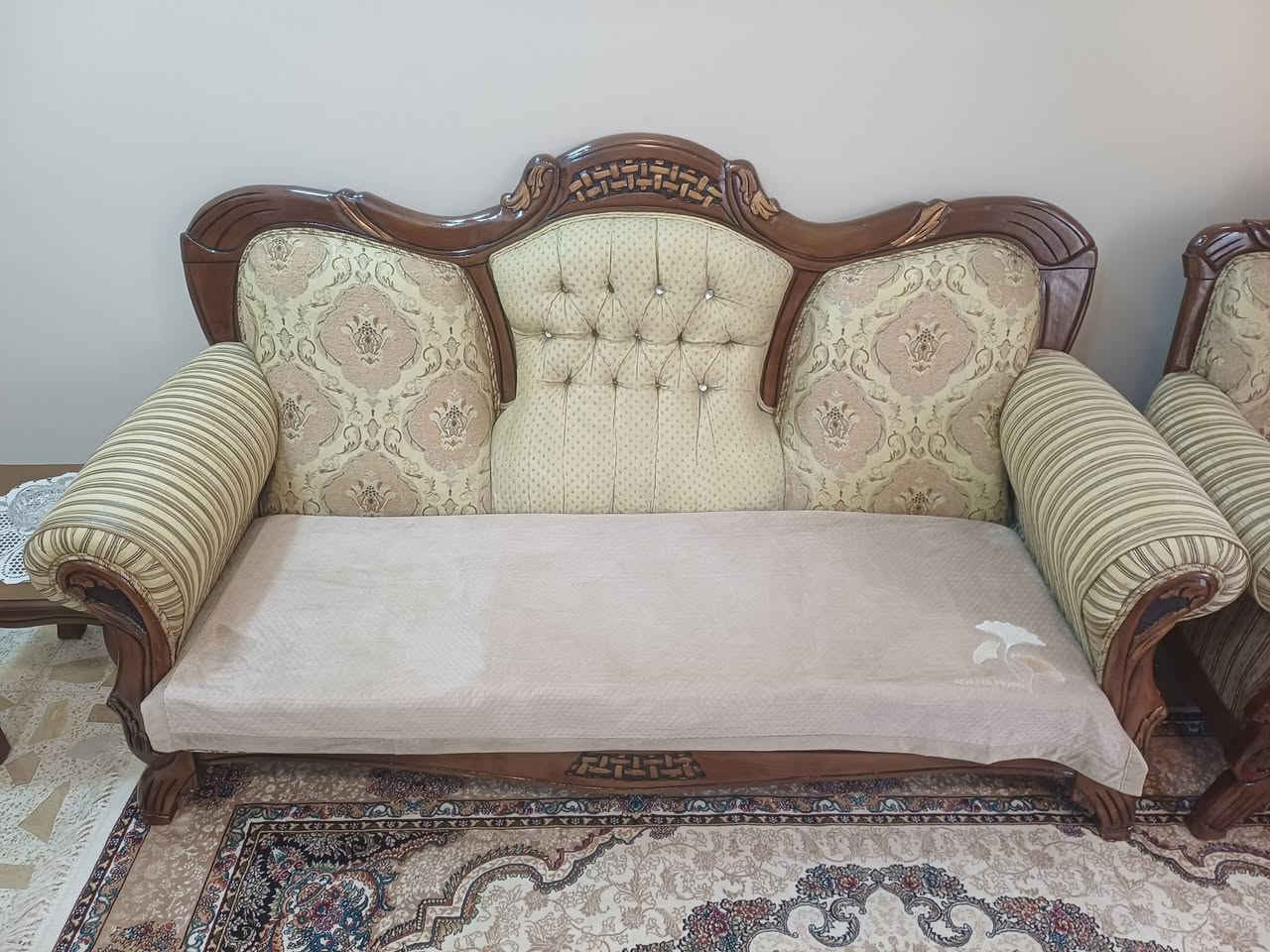 السلام عليكم تخم زان تركي ١٠ مقاعد و٤ طبلات صغيرة ١ كبيرة خشب زان نضيف للبيع السعر ٦٥٠ الف العنوان بغداد الكرخ شهداء السيدية رقم الهاتف *********** واتساب
