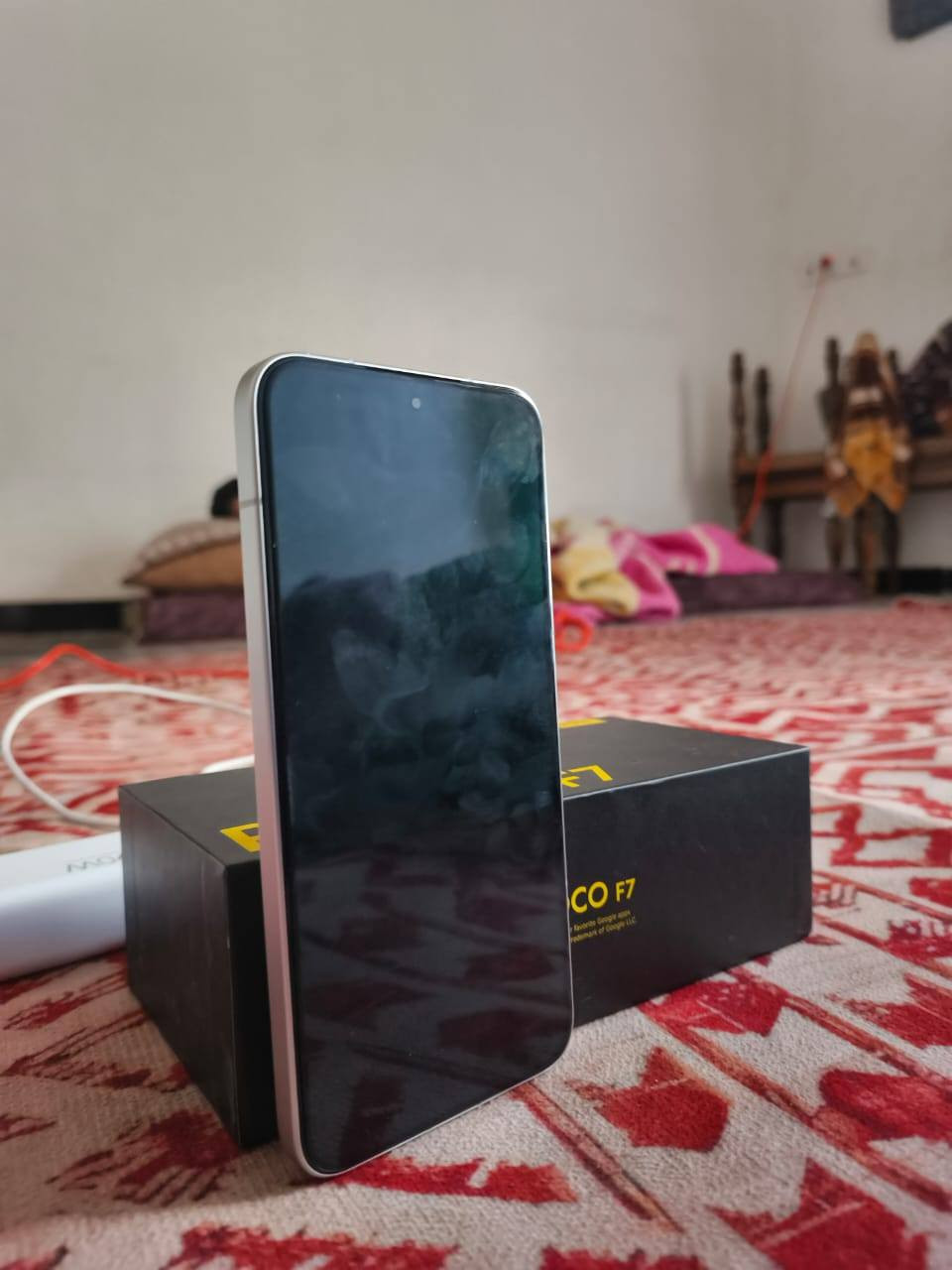 السلام عليكم 
بوكو f7.  ذاكرة 512g
الجهاز نضافة 100 ومامتعوب  بحالة الجديد
السعر 550 الف مع كامل الملحقات 
مكان الفلوجة او بغداد 
***********
