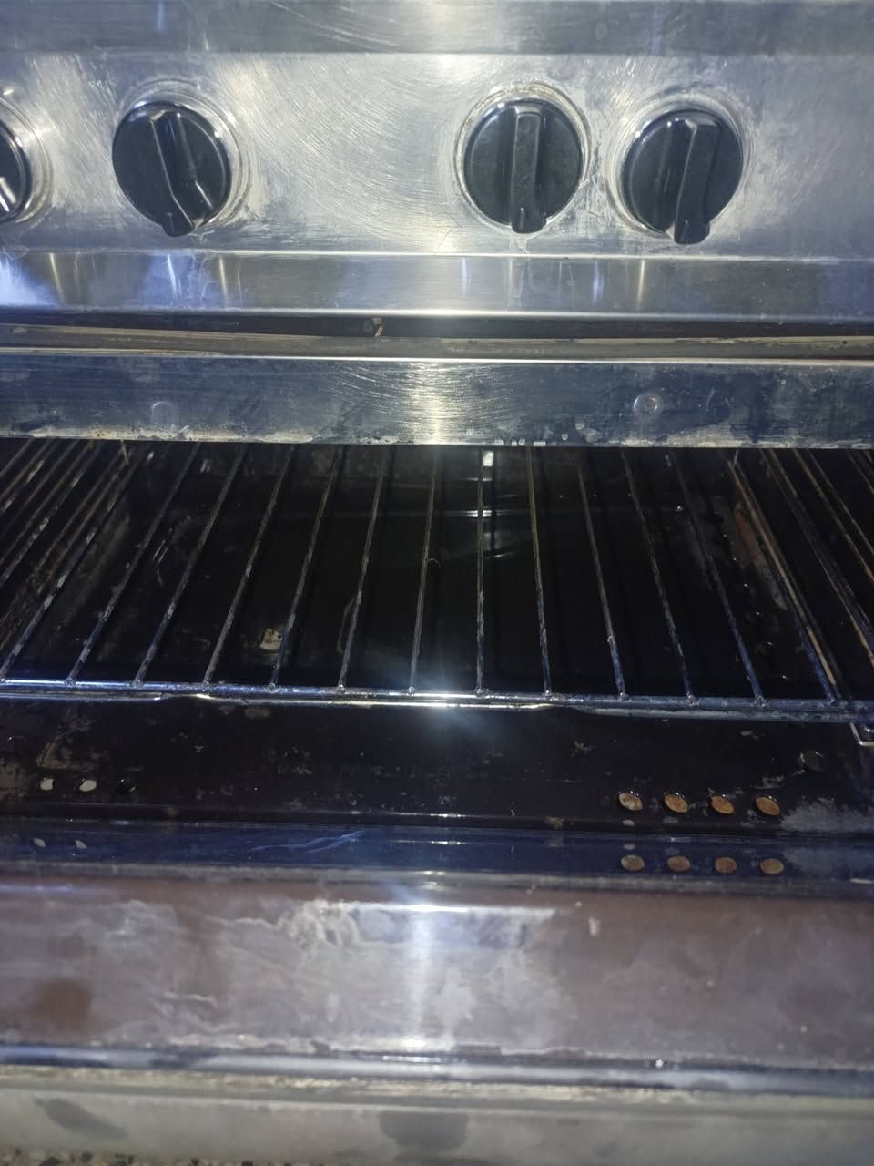 السلام عليكم طباخ كريازي خمسه عيون كلش جديد نظيف كله شغال اي ضرر ما بيه مكانه حله نادر الثاني على الخدمي فرع قيس ابو السمك ***********واتساب
