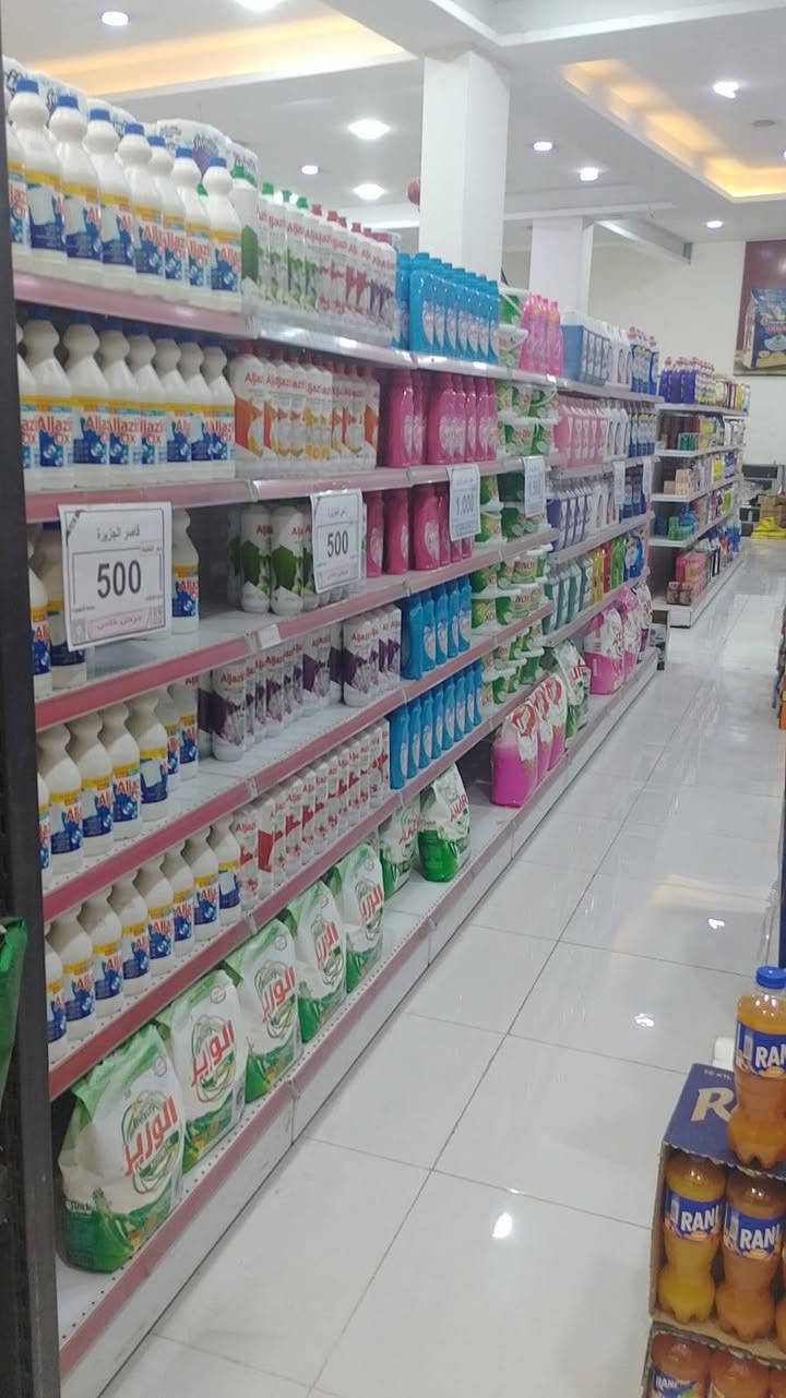 ماركت للبيع لعدم التفرغ  ( نمبر وان )
مبردات عاصف عدد 3 
عدد البرادات 3 كبير ١٠ باب 
  عدد المجمدات 10
مولدة كاتم 70 كيفي 
كاشير عدد 2

للتواصل ***********
***********
