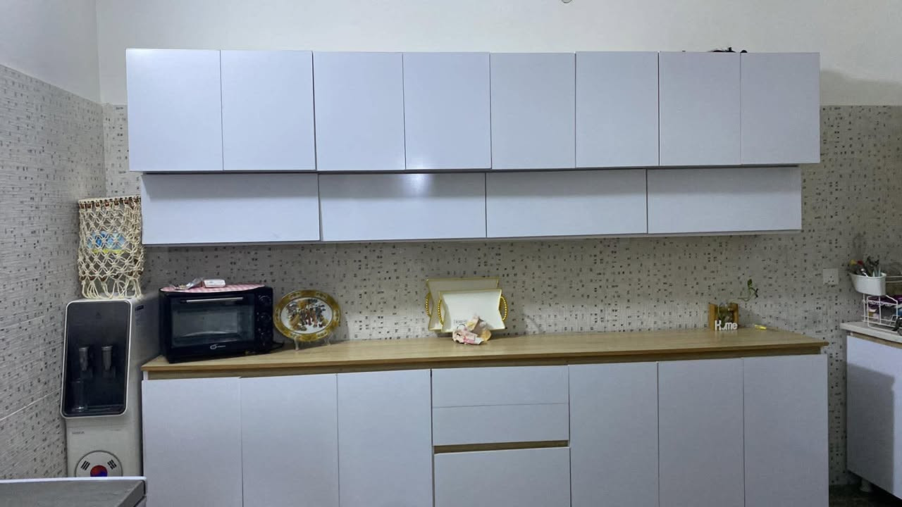 السلام عليكم كاونتر مامستعمل جديد فقط شديتها وصار ضرف رايده600 طول الكاونتر3مترات وسنك متر ونص 
مرجوحه عش الحجم الكبير ب100 وميز الشاشه ب60 بدن الشاشه


**إذا كنت صاحب هذا الإعلان وتريد حذفه لأي سبب، رجاءا أرسل رسالة إلى الدعم الفني**