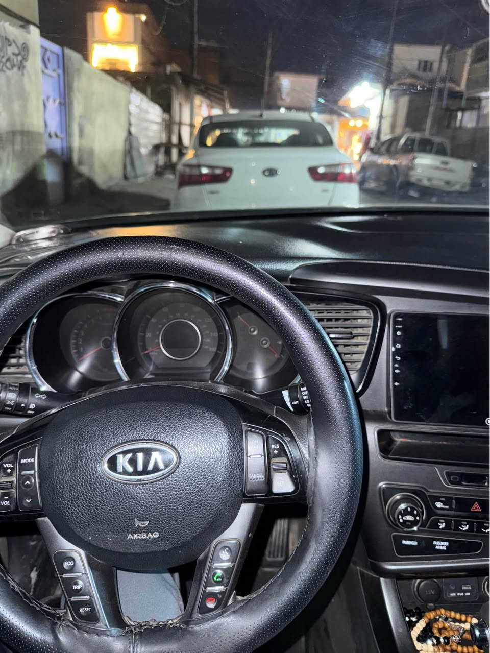 اوبتما ٢٠١٢ وارد امريكي 
محرك ٢٤٠٠ GDI 
ماشية ١١٠ ميل
رقم بغداد بأسمي 
سنوية لحد ٢٠٢٨  
ضربتها بالهلال الخلفي وصندوك مبدل مالتها 
السيارة الحمدلله نعمة 
تجي اتشوفها وبالخدمة 
للتواصل *********** بغداد, العراق
