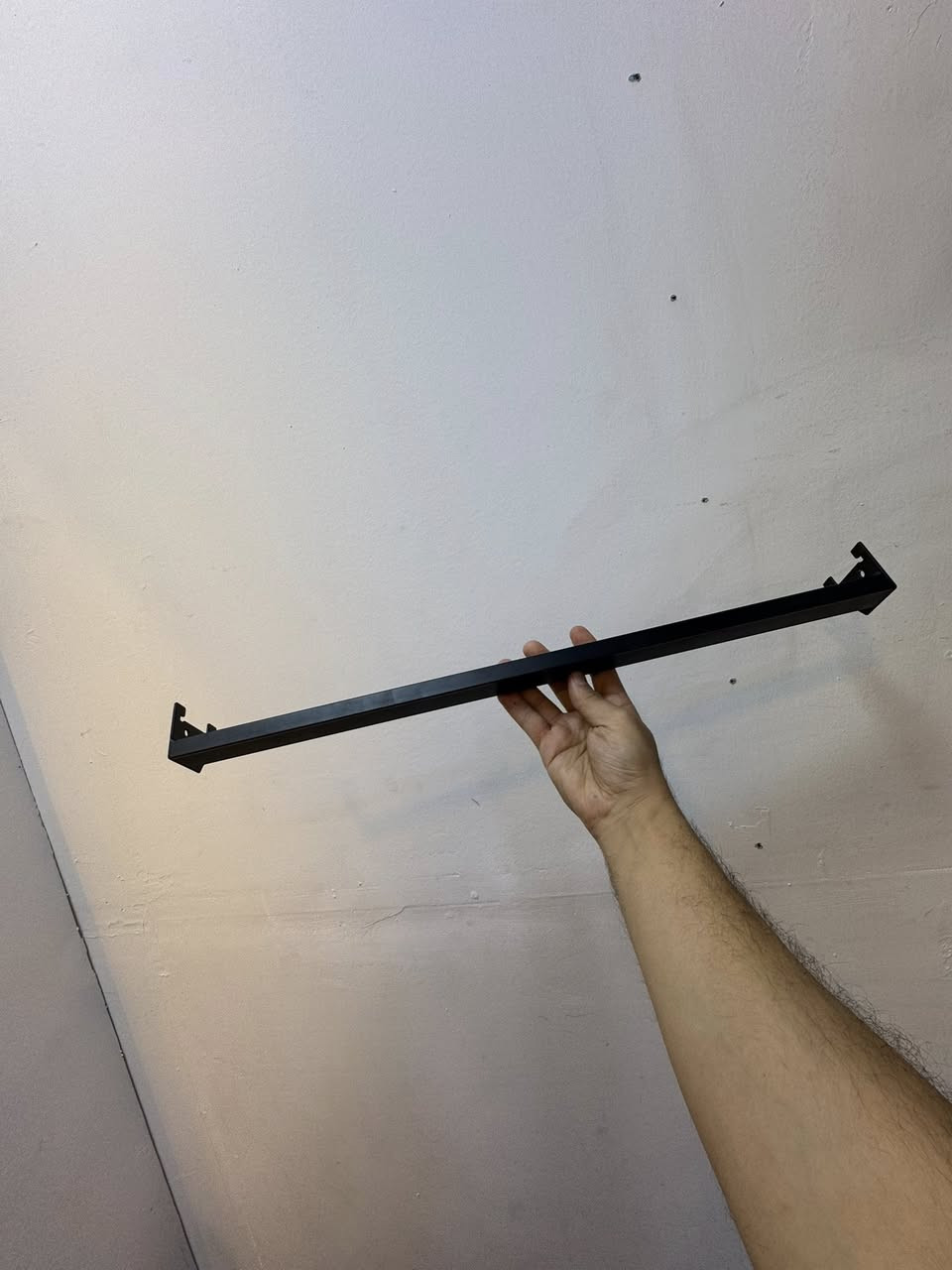 السلام عليكم بوري تعليك 10 قطع طول البوري 3 متر يجي ويا القاعده مالته ستاند الطالع عرض القطعة 60 سم متوفر12 قطعه والستاند الطاب 7قطع 
بوري تعلاكة بي فواصل 7 قطع بوري سجه 5 قطع 

رفوف حديد موديل الحديث 15 رف 
تعلاكه شامو 94 قطعه 

رقم التواصل واتساب 
***********
