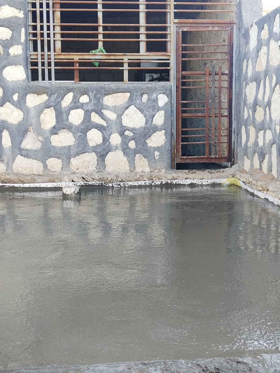 سلام عليكم كادر صب ارضيات ممرات رباط او شغل درجه أوله ***********
