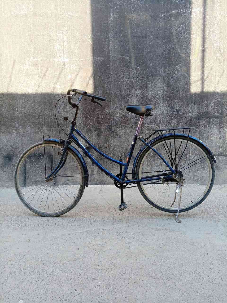 السلام عليكم بايسكل للبيع 🚲ياباني حجم 26لون مميز اسود +ازرك مابي اي عيب كله شغال بريكات وياله عدله كله جديد السعر 80$بي مجال الرقم ***********☎️بي واتساب المكان كركوك واحد حزيران

