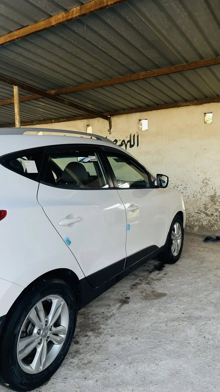 السلام عليكم توسان خليجي محركه 200400 دوش كير محرك شرط ضمان بيها أربع قطع بدون دواخل سياره نظيف كلش صدر امامي خلفي قبل اسبوع شاده تايرات جديده تخم كامل ادامه مسويلها مانقطها شي مكانها ديالى باسمي ***********
