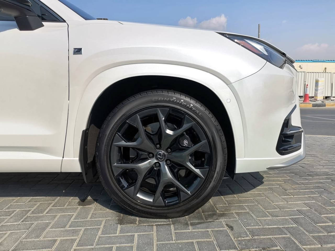 للبيع  🔥 الوحيده بالعراق  كله   مكفوله كلين تايتل 
 فول مواصفات
lexus TX500h  F1 sport direct4
حجم المحرك500  توربو و هايبرد   
قوة الحصانيه ٣٦٦ حصان
 موديل 2024 
هايبرد ماكسHybrid MAX
ماشيه 13 الف فقط 
مغلف ppf امريكي 
مواصفاتها 
اربع كشنات تبريد  و تدفئة 
ستيرن تدفئة
خمس كاميرات
داتاشو 
360°رادارات
اوتو بارك
سياقة ذاتيه auto pilot
حساس العيون مع نضام face id 
تواير خلفي يفتر مع ستيرن 
ابواب شفط 
كشن خزن 
ستيرن كهربائي 
شحن لاسلكي  
السياره مرقمه دهوك  رقم دولي   
مع موافقة تضليل  %80
مكانها دهوك  
سعر $68000
*********** واتس اب 
*********** اسيا
