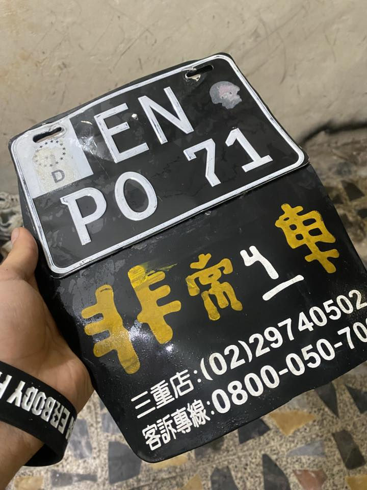 قطع تزويد اصليه ونضيفه كلشي وسعره   فلتر كوسو وذيل كامل اصلي وبصمه وملاقط
***********
حريه
