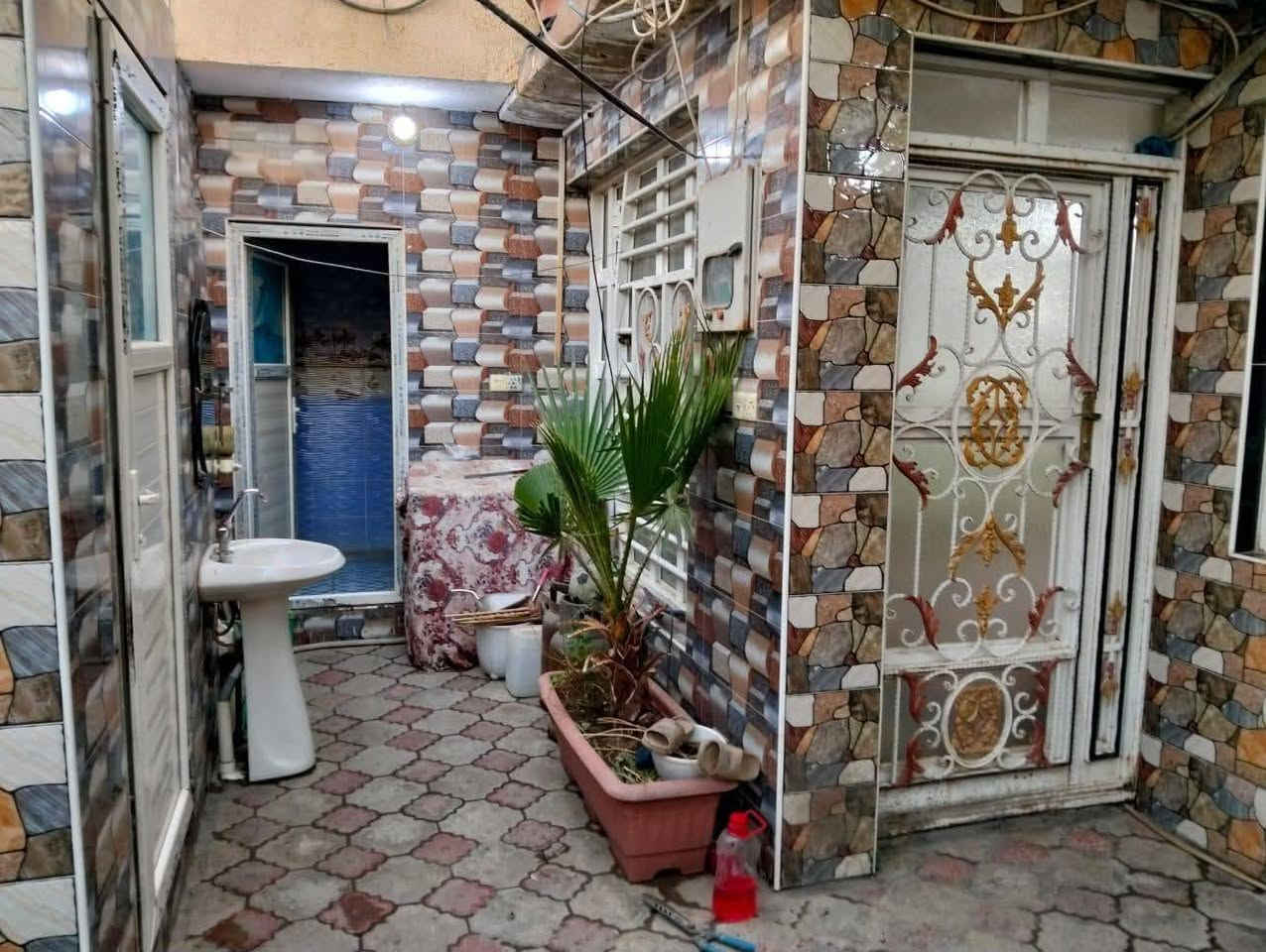 📢 بيت للبيع بحي الانصار طابقين على ساحه 

📐 المساحه 200 متر  طابقين يحتوي على 4 غرف نوم سويت واستقبال ومطبخ وحمامات داخليه وخارجيه 

📍 العنوان النجف حي الانصار خلف حي السواق مقابيل ساحه 

💵 سعر 159 مليون وبي مجال 

☎️ للاستفسار مراسله الخاص او على الرقم الاتي 

*********** متواجدين على الواتساب فقط
