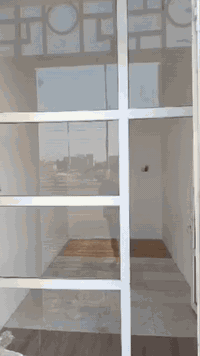 محل للايجار العنوان حي البلديات خلف المخازن شارع محطة سما كربلاء  مساحة المحل ٥ في ٢ متر و٥٠ سم 
قيمة الايجار ٣٠٠ الف شهريا 
للتواصل ***********
***********
