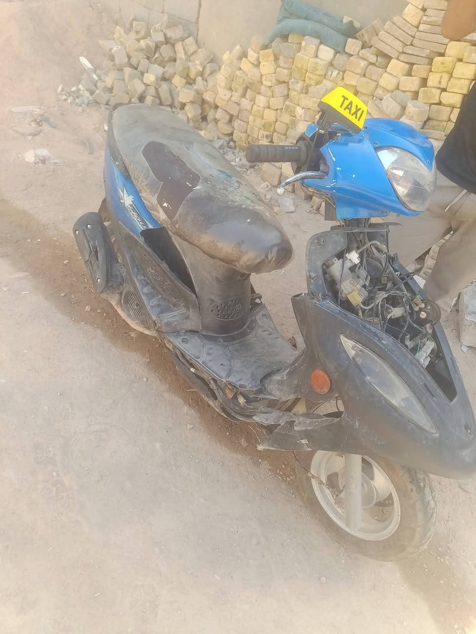 السلام عليكم عندي دراجه كونكوجي فول للبيع سرعه 140 
دراجه مقفوله عامه مجففه مره واحده 
تجفيف جديد اليوم 
 جفتها 
محتاج واريد ابيعه 225 
سعر مناسب كلش 
دراجه ماخذها من الحاويه قبل ست شهور 
بس عايز كفرات 
***********
