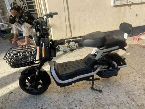 سلام عليكم دراجه شحن للبيع عوزهة بس باطاريات سعر 175 وبيهة مجال العنوان بغداد حي البتول للتواصل ***********
