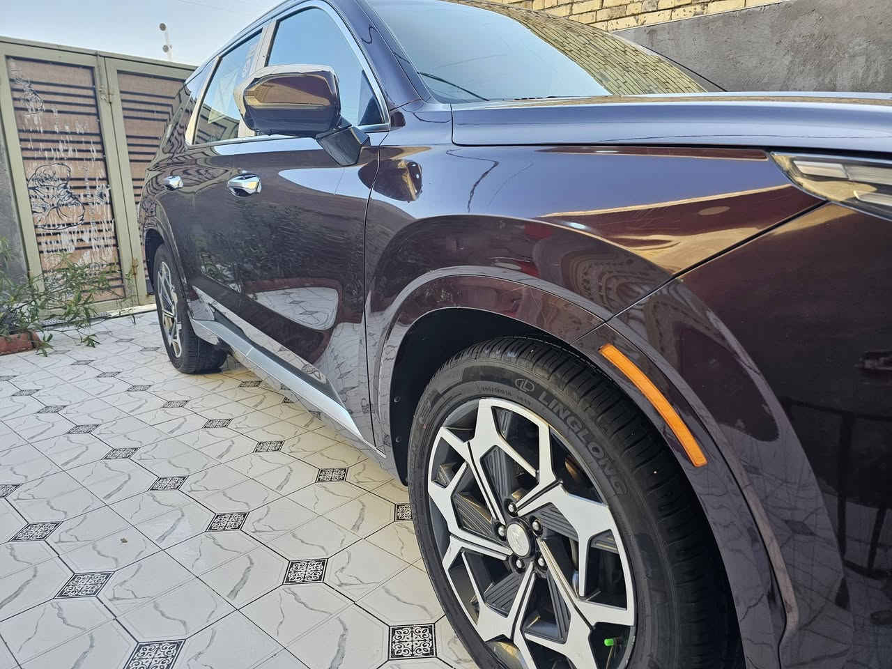 هونداي باليسايد 2021 فئة كلكرافي  فول 1/1 اعلى فئه
1 - اللون كرزي

٢ ..تريد تحويل تريد وكاله 

3 - الرقم / اربيل  الجديد 

4-  شاشة عرض(داتا شو)

5- المحرك   v6    3.8 <كير ومحرك شرط  +تبريد ثلج❄️>

6- بصمة تشغيل + بصمة ابواب +تشغيل عن بعد

7- بانوراما اسود كنتاري

8-  فتحة سقف عدد ٢

9- سماعات هارمن 

10- رادار امامي  + خلفي+رادار جانبي  

11- حساسات امامي + خلفي 

12-  كامرات عدد 6  360 درجة 

13- كشنات امامي خزن ميموري 

14-  كشنات كهربائي تدفئة وتبريد

15- كشنات جلد ابيض ملكي+٧ راكب قلاب كهرابائي 

16- انارة داخليه (محيطيه) + انارة دشبول 

17- بردات جانبية

18- تبريد مركزي امامي + خلفي منفصل التحكم

19-تحكم ستيرن + شفتات

20- تدفئة ستيرن 

21- مرايا هيتر + تعتيم 

22- صندوق كهربائي شفط

23 - وضعيات قيادة  (٥)

24- ويل كب حجم  ٢٠ 

25- اوتو هولد + نقطة عمياء 

26- سايد بريك بصمة + مثبت سرعة

27- شحن لاسلكي 

28 - إشارات بالمرايا  + إشارات جانبيه

29 - اوتو بريك 

30 - تحديد مسار

31 -شاشة ديجتال كبيرة

32 -تشغيل عن بعد .

33 - استيرن رجاج

34 - دفع رباعي

35 - نظام مانع انزلاق 

36 - نظام نزول منحدرات 

37 -كشنات Vip منفصل ابيض ملكي

 والكثير من المواصفات لم تذكر بعد

حادثه جاملغ مبدل +صبغ ربع باب السائق

مكان السياره الناصريه حي الفداء

السعر265وبيه مجال بصيط 

***********

***********
