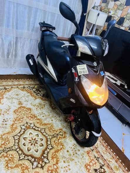 السلام عليكم سكنس فحل حديث نوزل خطين طلاعات .   مال رمبه جديده لوك مكفوله كفاله عامه مكينه. برغي ممفتوح بيه شلعه معدل فول جيب عشرين فيتر وياك اذ مفتوح بيه برغي تاخذه بلاش قبل شهرين نزله من الرمبه. كهربائيات كله شغاله اوراقه بسمي دراجه تتعب تكول جديده مال جناي مستعجل عل بيعه السعر 700    وبيه. مجال قليل. الهاتف *********** العنوان بغداد. الكراخ
