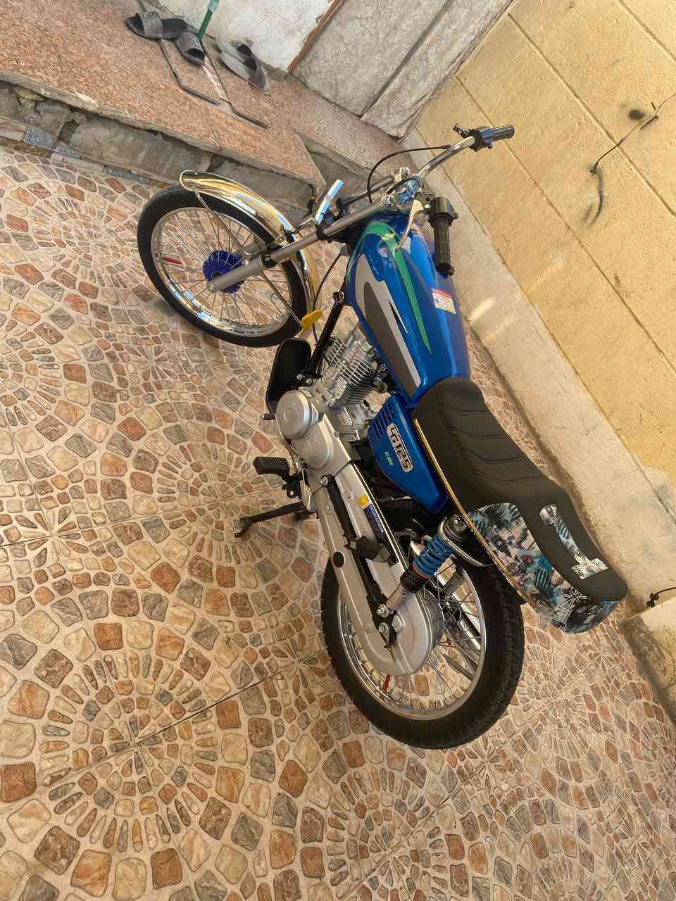 السلام عليكم دراجه نامه مديل2020دراجه ستوني بعمره برغي ما مفتوح بيها دراجه تجي بعينك شوف بيها شي خويه عوف دراجه وروح وخادمك حبيبي دراجه نضيفه وحلوه بعد تجي وبعينك شوف تخبل  رايدها مليون 750قفل  مكاني بصره كرمه علي رقمي***********
