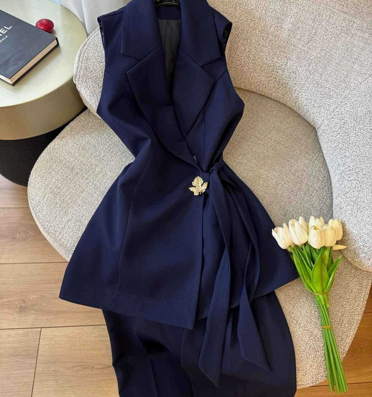 تقدم لكم شركة ريواز موديلنا الجديد 

* طقم بتصميم فاخر  Vip مع بروش هدية 🌹 
مكون من يلك مع بروش وكيلوت قطعه راقيه جدا  

القماش الاصلي جدا فخم   
* يلك مبطن طول 75 سم
كيلوت طول 105 سم كمر سحاب ولاستيك

* القياسات /
38/40/42/44/46/48 

* الوان / اسود نيلي جوزي وماروني 

* السعر  التوصيل بمبلغ 65 الف سميل, دهوك


**إذا كنت صاحب هذا الإعلان وتريد حذفه لأي سبب، رجاءا أرسل رسالة إلى الدعم الفني**
