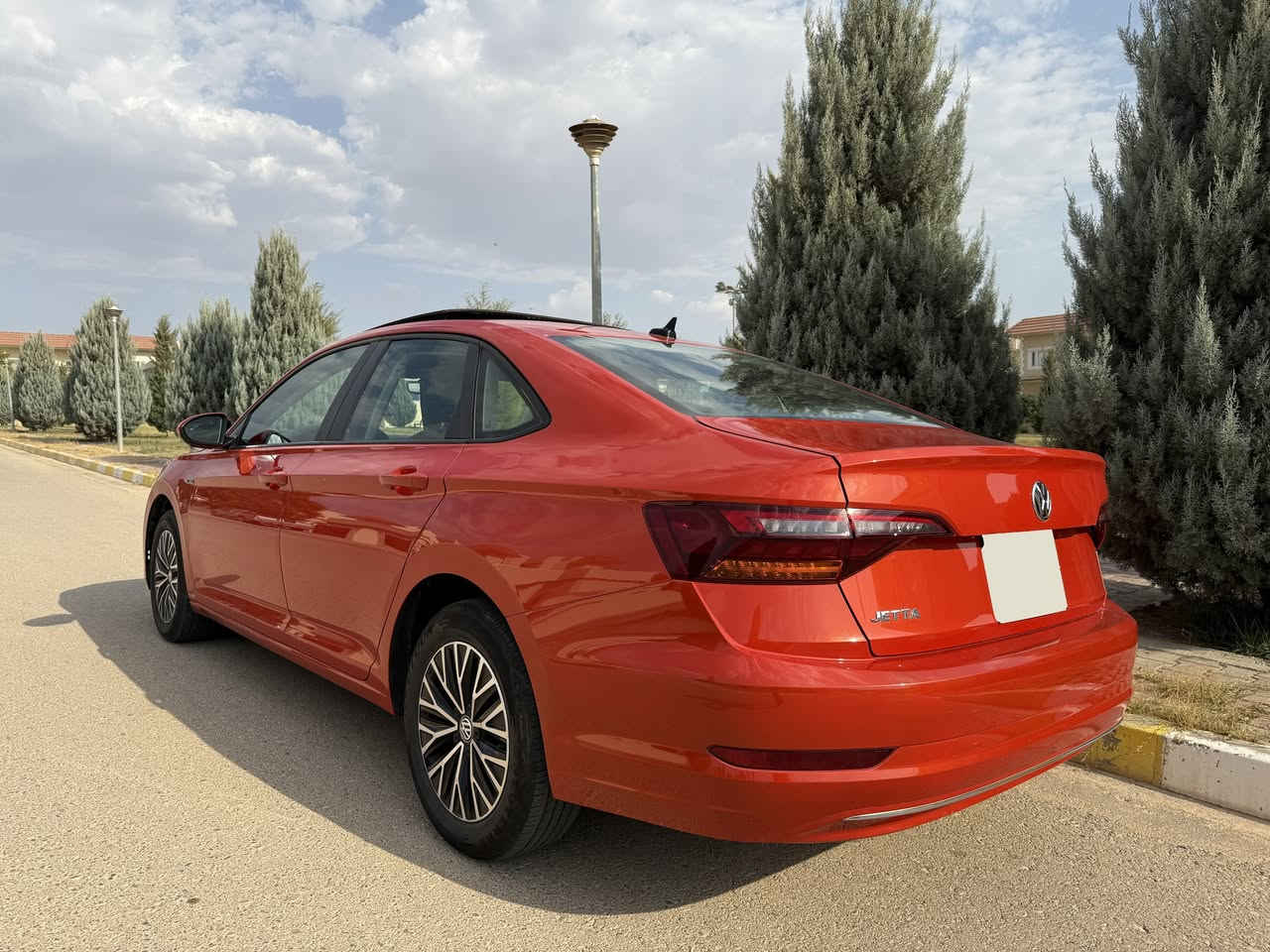 سيارة جيتا SEL 
موديل 2019 
ماشية 93 كم / 57 ميل  
محرك 1.4 توربو
اوتوماتيك
بانوراما
شاشة كبيرة 
فتح النوافذ والسلايد من الريموت
سي دي درايف + ذاكرة
رادار 
‏صيانة دورية في الشركة
ضرر السيارة بس جاملغ سايق وشوية من البنيد بدون ايرباك 
3VWE57BU6KM252252 
 سيارة حيل نضيفة 
سياره جاهزة بدون مصرف 
مكان سيارة اربيل 
رقم التليفون واتساب او فايبر 
 ***********
