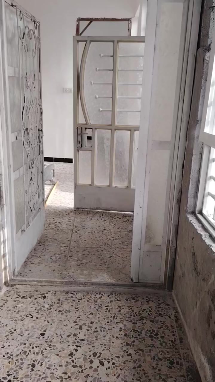 ؛ شقه ل يجار زعفرانيه ربع شوارع ***********
