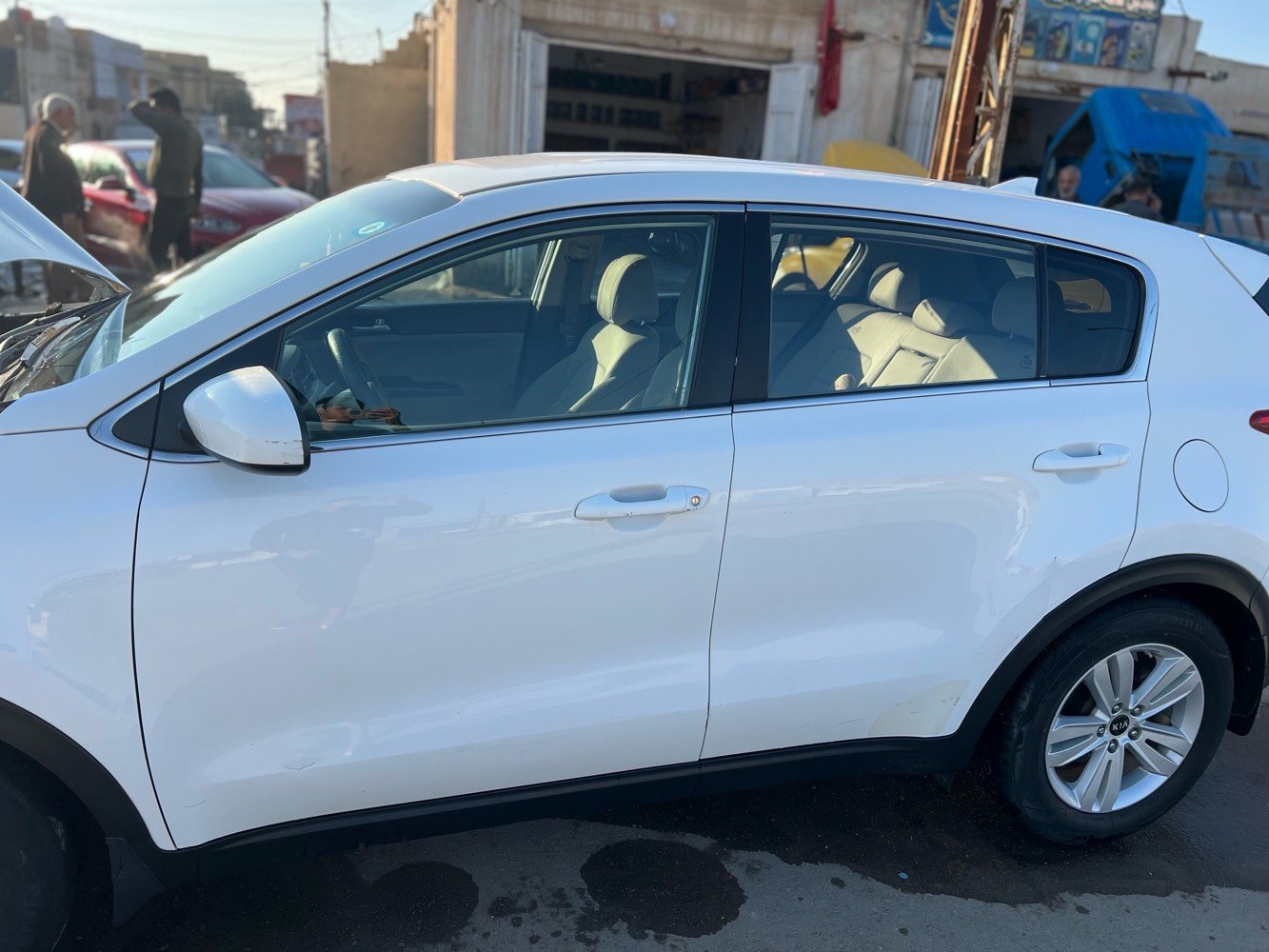 العماره  ابو رمانه  
كيه سبورتج موديل 2017
ماشيه ٣٠ وارد أمريكي 