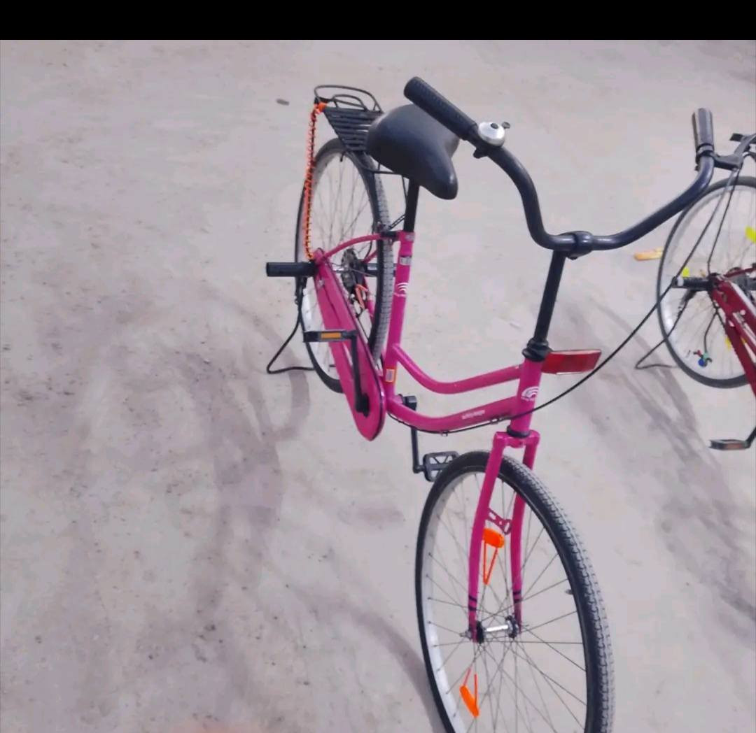 شباب هذا البايسكل للبيع الحجم 26 السعر 100 وبي مجال بسيط للاستفسار هاي رقمي ***********
