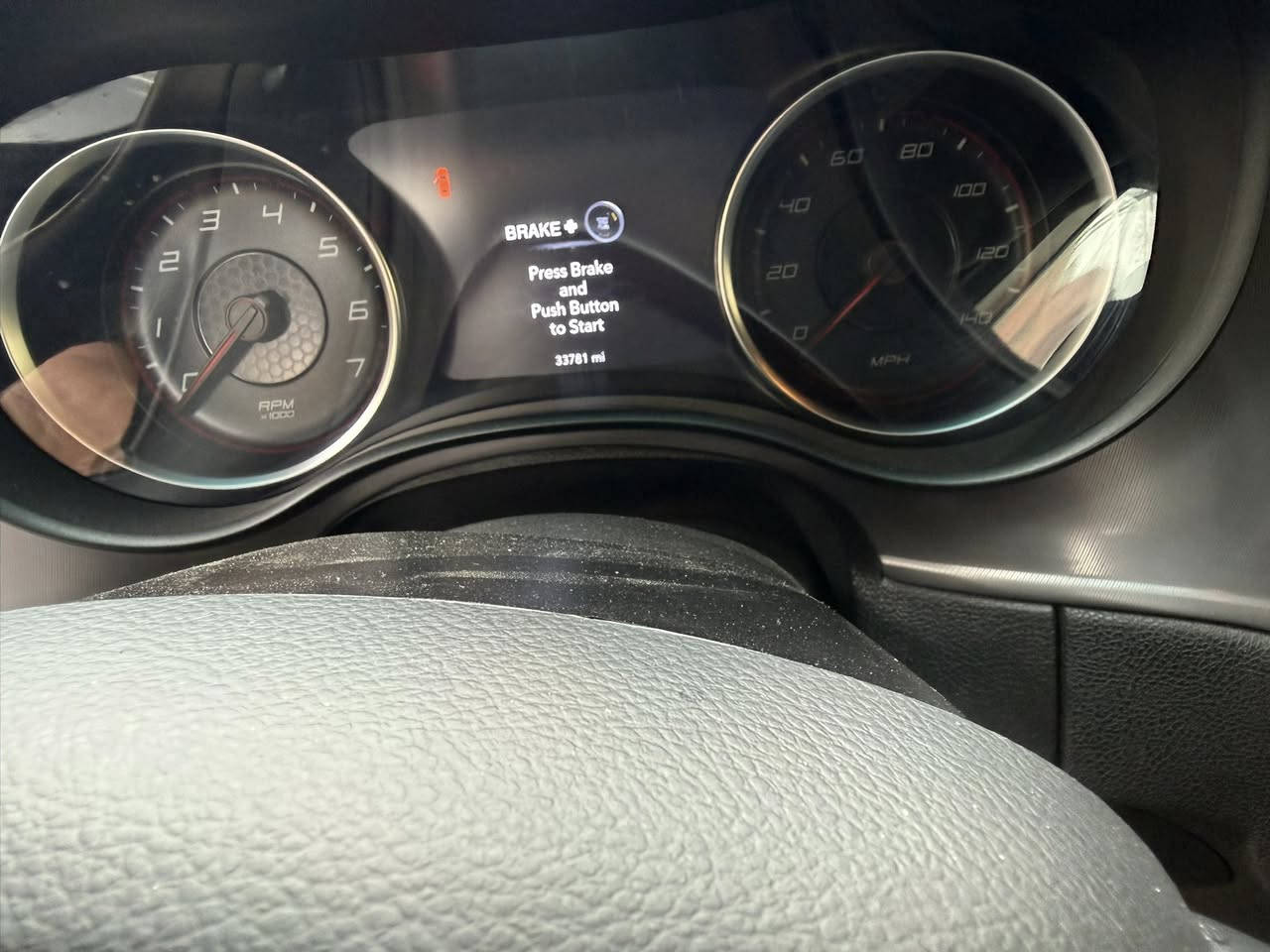 2023بدون ايرباك بدون دواخل ماشيه 33الف ضرر واضح مع جاملغ الخلفي كلير 
عنوان موصل ***********
