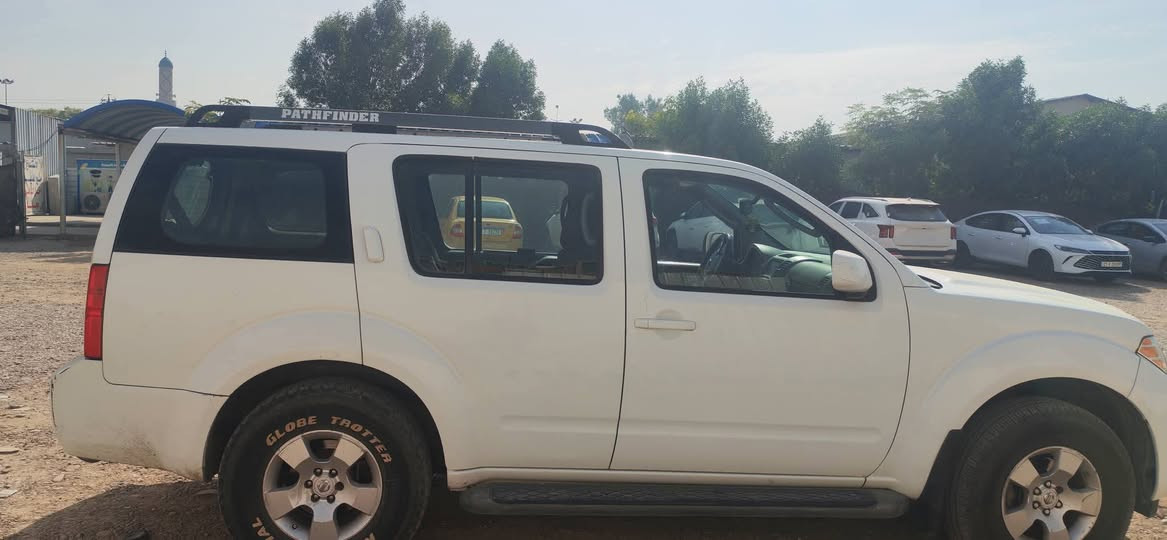 سلام عليكم باتفندر للبيع 2008 
رقم انكليزي بغداد. بسمي هزه سنويه جديده 
تدفئة تبريد ثلج 
مابيها نقص بيها رشات صبغ مع البنيد ابيع حزام 
سونار موجود, *********** بغداد
السعر 79 ورقه
