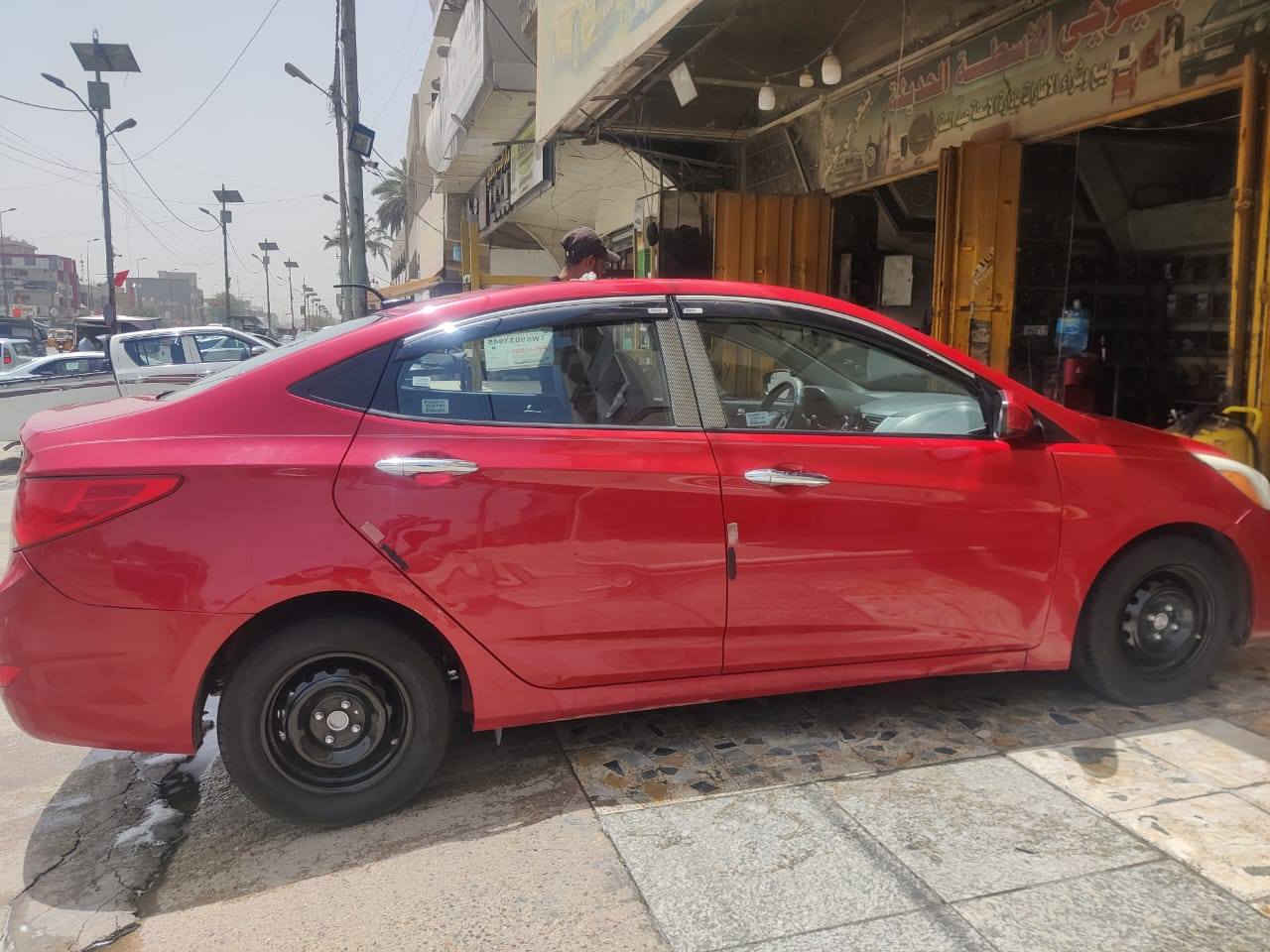 اكسنت 2014 وارد امريكي
محرك  1600 gdi 
 نظام ايكو تحكم ستيرن
صدر جديد باتري جديد گير محرك مكفولات 
 سيارة كلش نظيفة ومداريهة
بيهة قطعة وحدة صبغ بس البنيد
سعر 95 
***********
