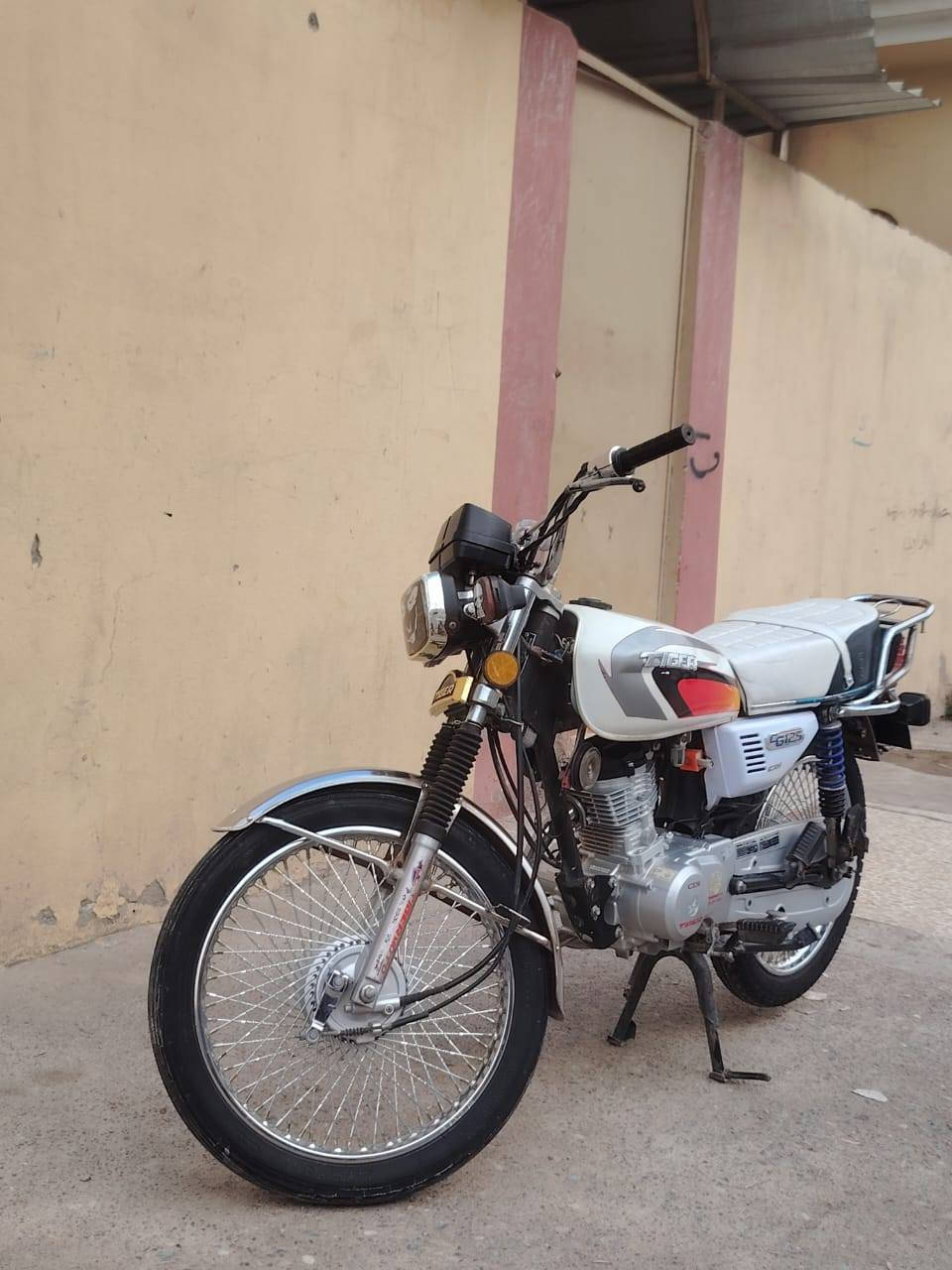 مطور تايكر 20عيار ثقيل نضافه فول كدام عين محرك مامفتوح
***********
