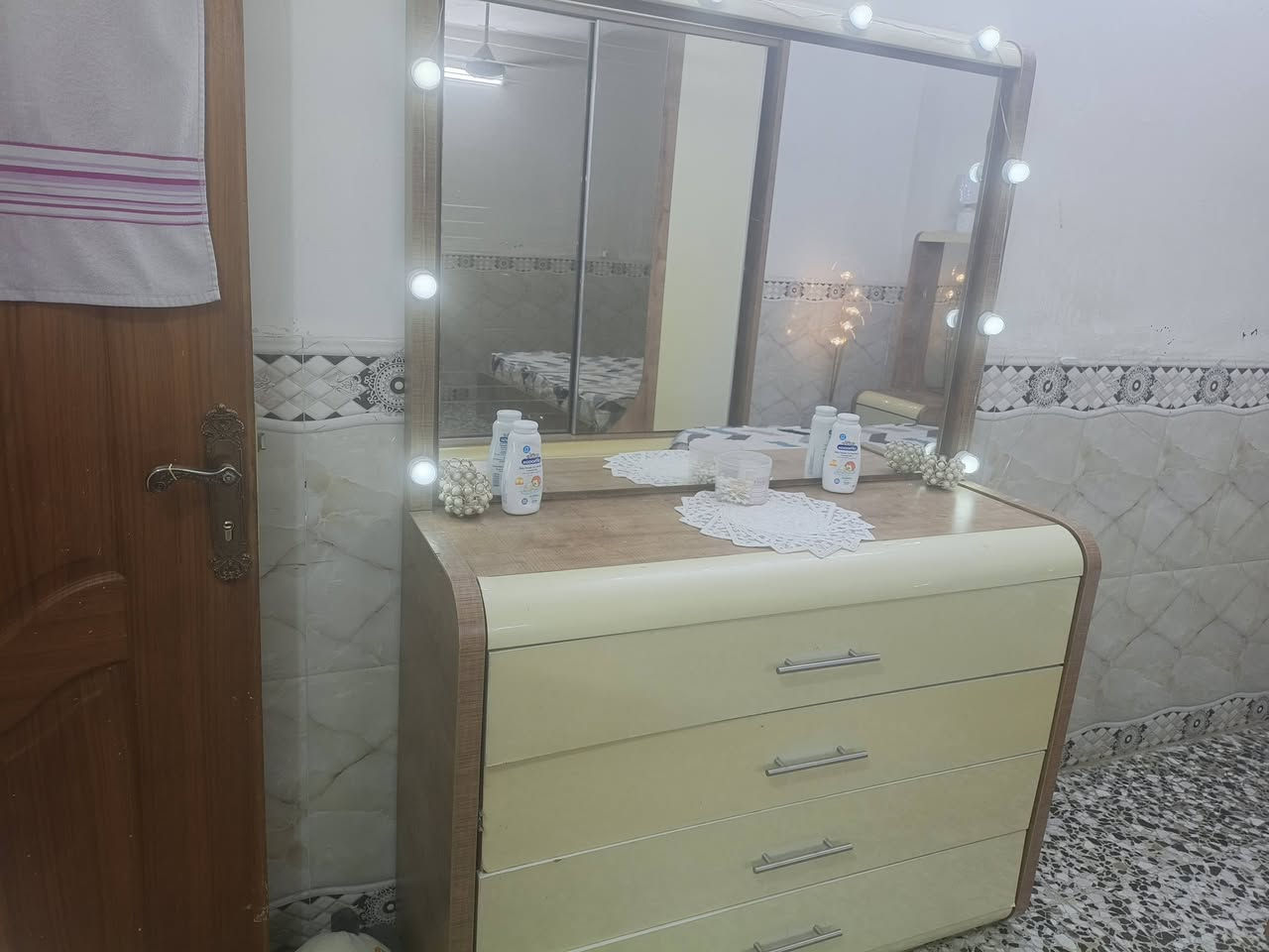 غرفه نوم للبيع بسعر مناسب العنوان الكريعات قرب حسينيه ابو تراب


**إذا كنت صاحب هذا الإعلان وتريد حذفه لأي سبب، رجاءا أرسل رسالة إلى الدعم الفني**