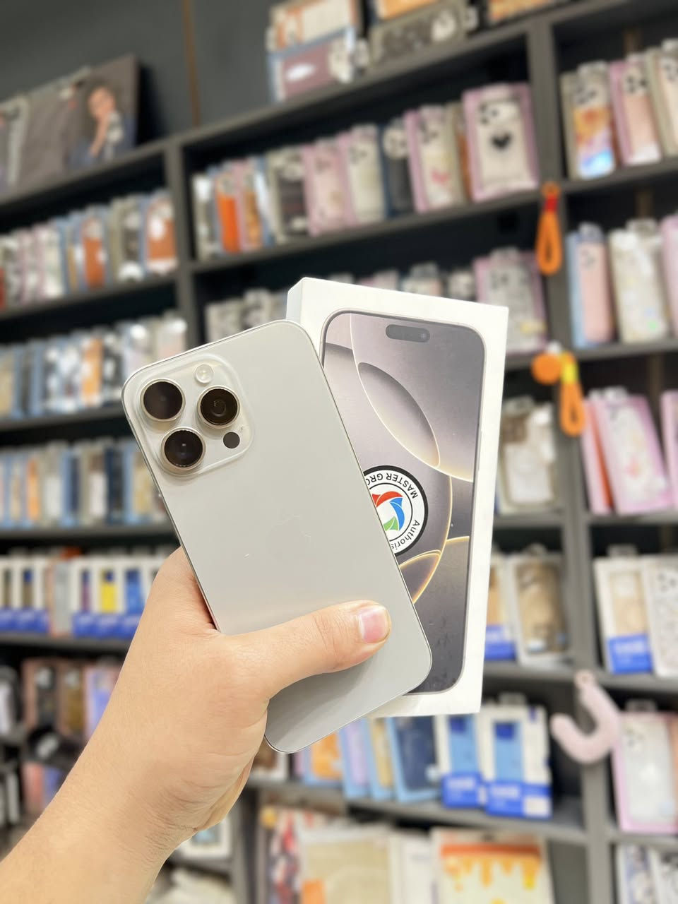 ايفون 16برو ماكس 
ضمان ماستر بطاريه 🔋92
نضيف كلش جهاز اي ضرر مابي
السعر 1200
العلوان زبونه شارع الربيعي

***********
