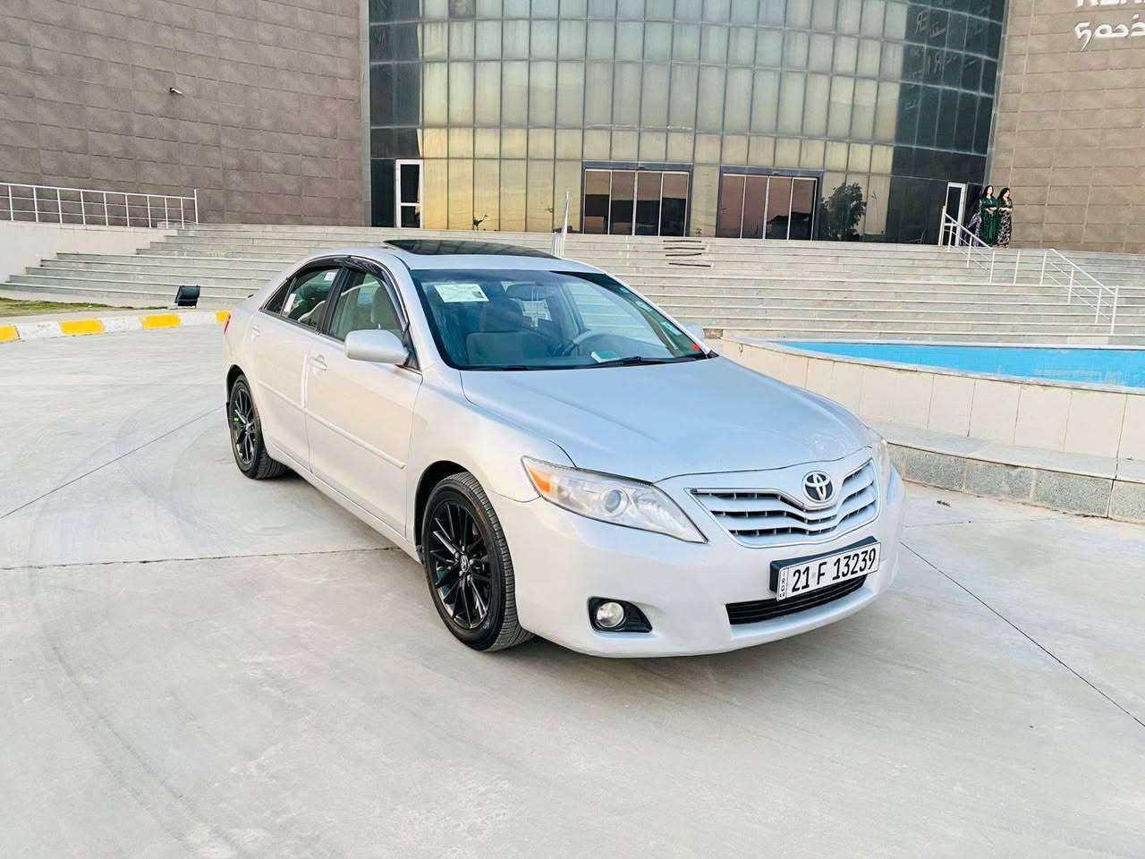 السلام عليكم .. كامري للبيع موديل 2011 فوول مواصفاات
رقم سليمانية الجديد 
سنوية جديدة الى 2030  
محرك اربعه سلندر
سلايت
كشن كهربائي 
تحكمات
قفل سرعة
حساسات 
ويل كب كامري 2020
تخم تاير
محررك شرط
گير شرط
منظومة زنون
تبريد + تدفئه
صدر امامي خلفي جديد 
السيارة جاهزة اي نقص ماكو
الصبغ قطعه فقط .. بدون اي داخل
بجم كبس 
جنطه كبس
السعر 111 
العنوان / تكريت القادسية
للأتصال ***********
