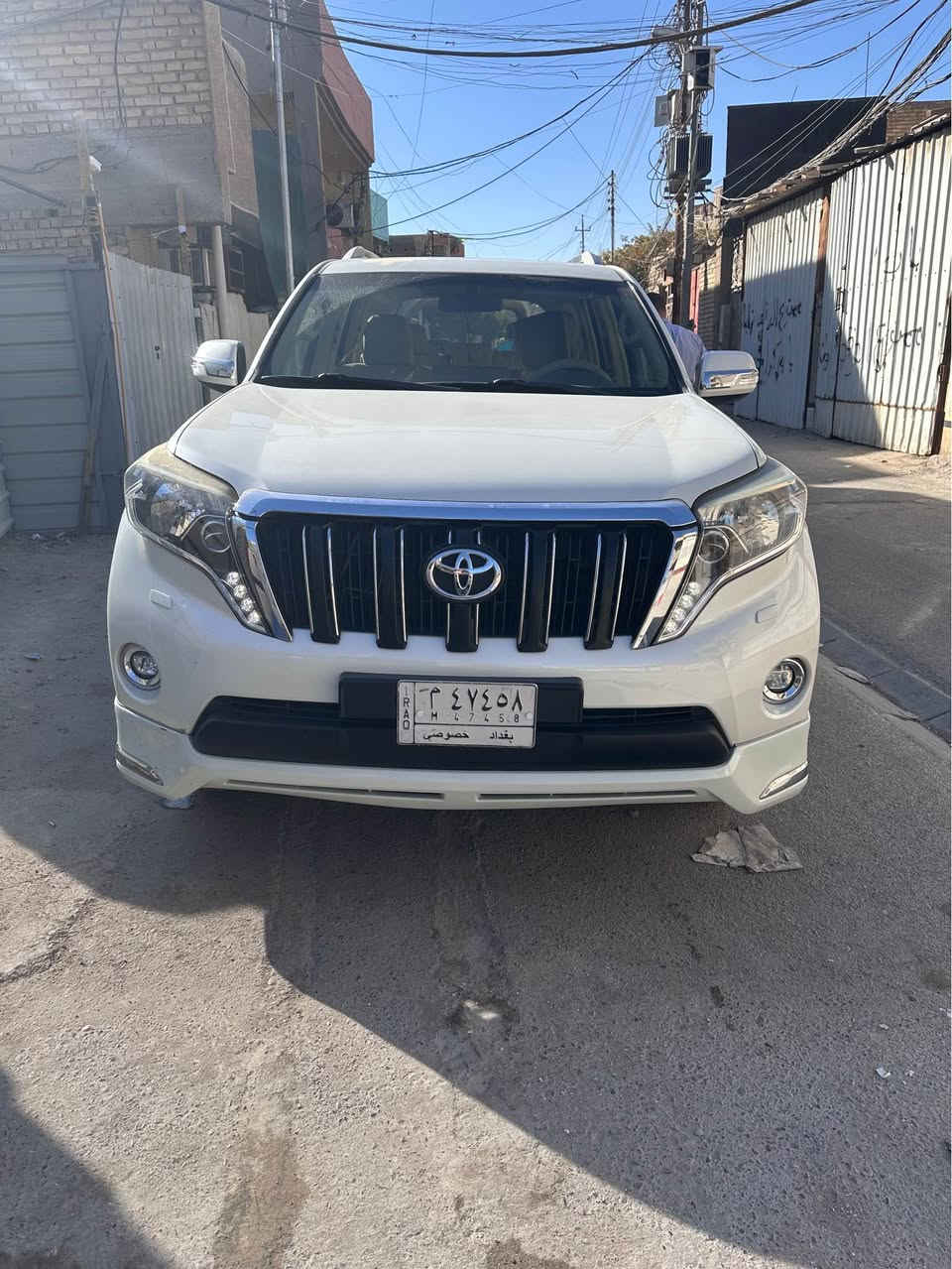 تويوتا برادو 2016 
وكالة ساز 
رقم بغداد
اعلى مواصفات txl معروفة
السيارة كلش نضيفة 
ممشى 108 الف
محرك  وكير علة حالة الوكالة وادامات عليهن من اجود الشركات 
صار بيهة ضربة بل جامرلغ الخلفي جهة السايق فقط الحادث مأشر عليه بل صورة 
عارضهة ب 310 ورقة 
عنوانهة بغداد حي الربيع منطقة الكريعات 
رقم الهاتف
***********
تحب تجي اشرفني اشوف السيارة تفحصهة تكلبهة تعجبك تروح تفحص وبلخدمة اني بغداد, العراق
