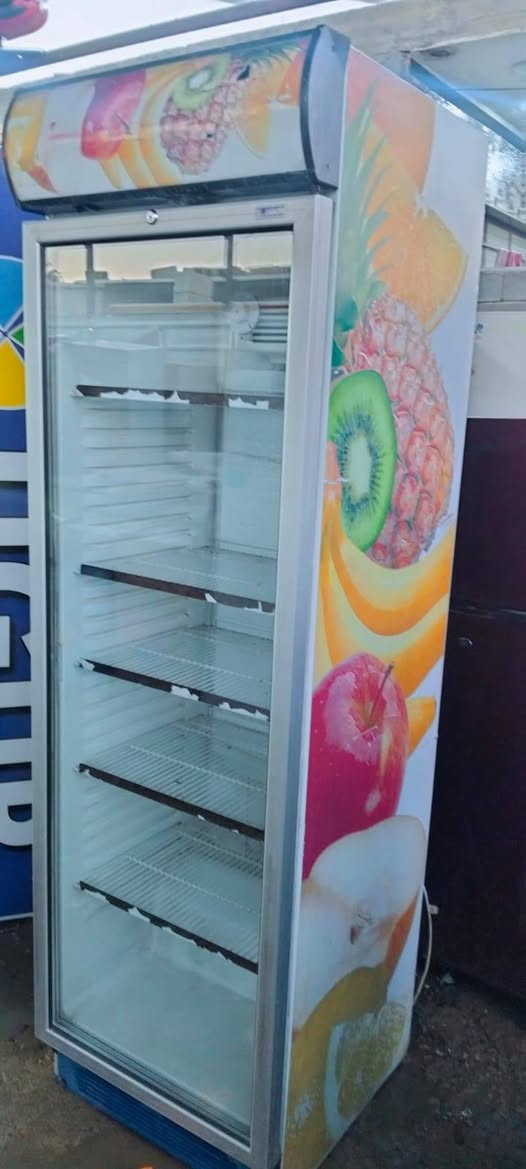 عارضات نضيفه  فووول تجميد وتبريد وعلى الفحص والضمان اي اشكال بتجميده ترجع
سعر العارضه الوحده «200الف» 
 اي ستفسار اوالحجز اتصل على رقم ابو علي «***********»العنوان بغداد المشتل مجمع فدك قرب المجلس البلدي
