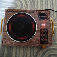 طقم طاولة وكرسي، شبه جدد، بحالة ممتازة لاستعمال قليل جداً، فرصة للتوفي...