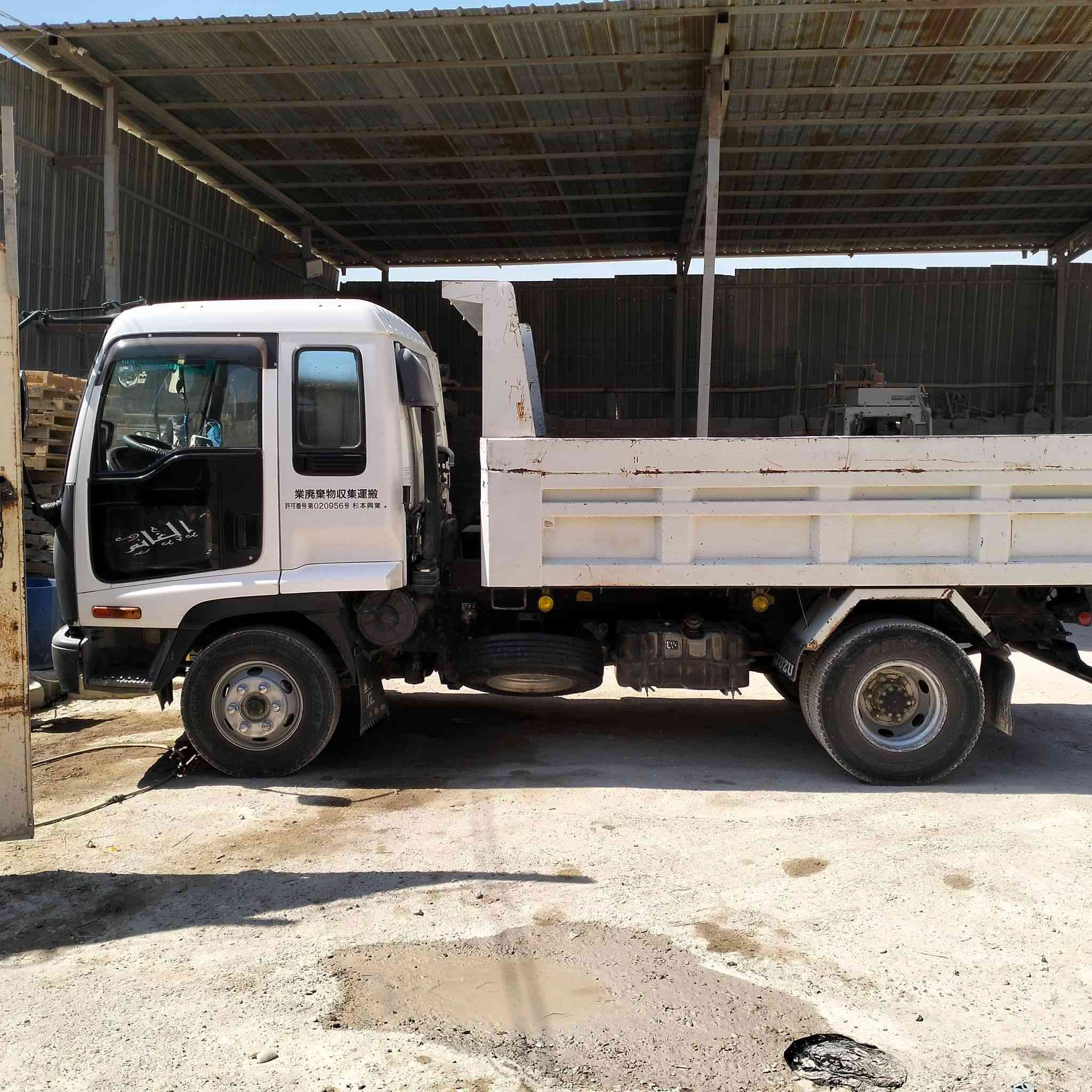 سلام عليكم عندي ازوزا قلاب رقم مثنى للبيع او مرواس كنتر مو قلاب العنوان بغداد البلديات السعر 150$ /////***********
