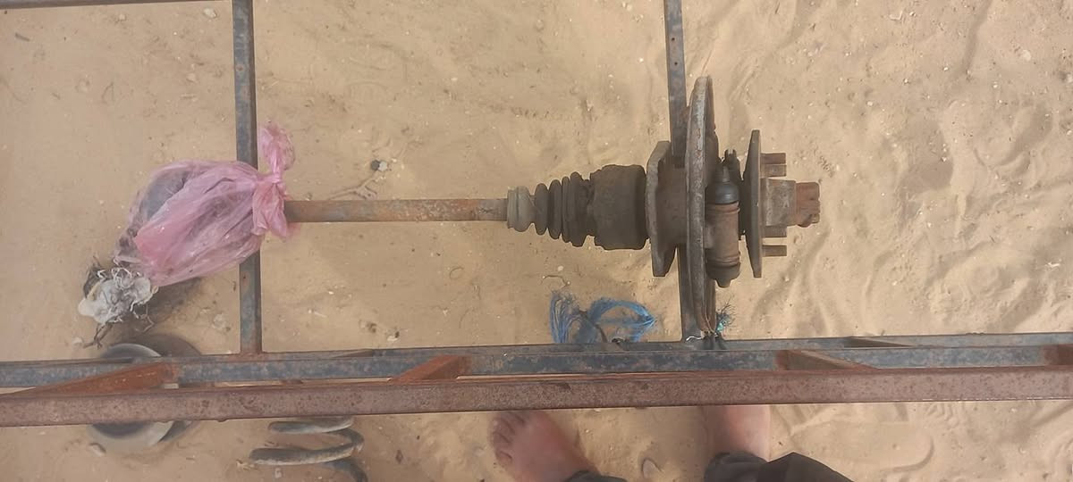 #موجود تندة باص 
#موجود صواني حديث وقديم
#موجود فخدات 
#موجود شبكة
#موجود لديتر ومروحة 
#موجود زجاج الجوانب الأربعة
#موجود اكسات وسرة خلفية زمبركات واصبرصات 
كل ما يلزم الباصات
#للتواصل فقط علي رقم جوال 0599457924


**إذا كنت صاحب هذا الإعلان وتريد حذفه لأي سبب، رجاءا أرسل رسالة إلى الدعم الفني**