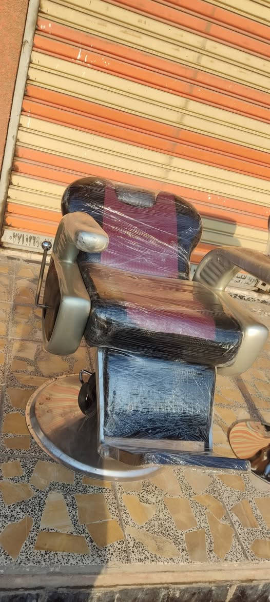 للبيع سعر خاص او اتصل واتساب مدينة الصدر قطاع 24مجاور مجمع الصادق للدوات السيارات ***********
