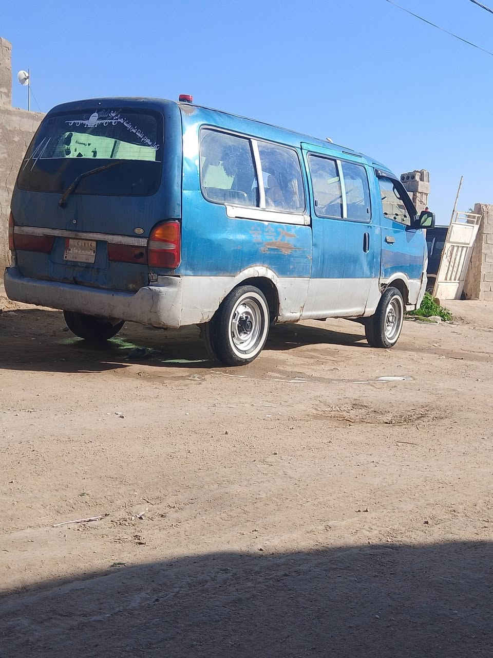 سلام عليكم سياره لبيع مديل 96 تحويل شوكت متريد مصفره هيه وغرمات تاخذه جاهزه مكينه كيره حداديه  تخم تاير شواصي 4تعمير سعر 35وبيه مجال الشراي يتصل وبيه خير ودلل هاذه رقمي ***********
