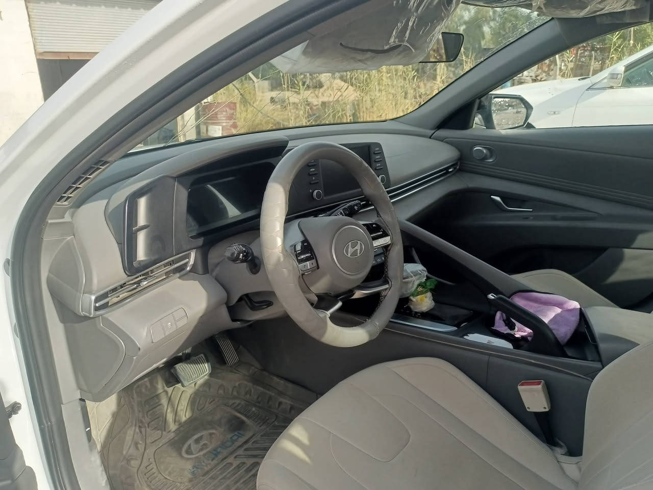 السلام عليكم هونداي النترا موديل 2024 للبيع بسمي السياره فول مواصفات فول فتحه بصمه حساسات أمامية خلفي كاميرات امامي خلفي ماشيه 64 حقيقي زيرو السياره بيه بل جملغ الخلفي بل دور إصبعين بارد وبيه بل جملغ الماني تكحيل كرت السياره كلش جديده كفاله عده هذني الذكرتهن  مداور مباشر المكان نجف عباسيه ‏‪***********‬‏
السعر 187 وبيه مجال حك الجيه
