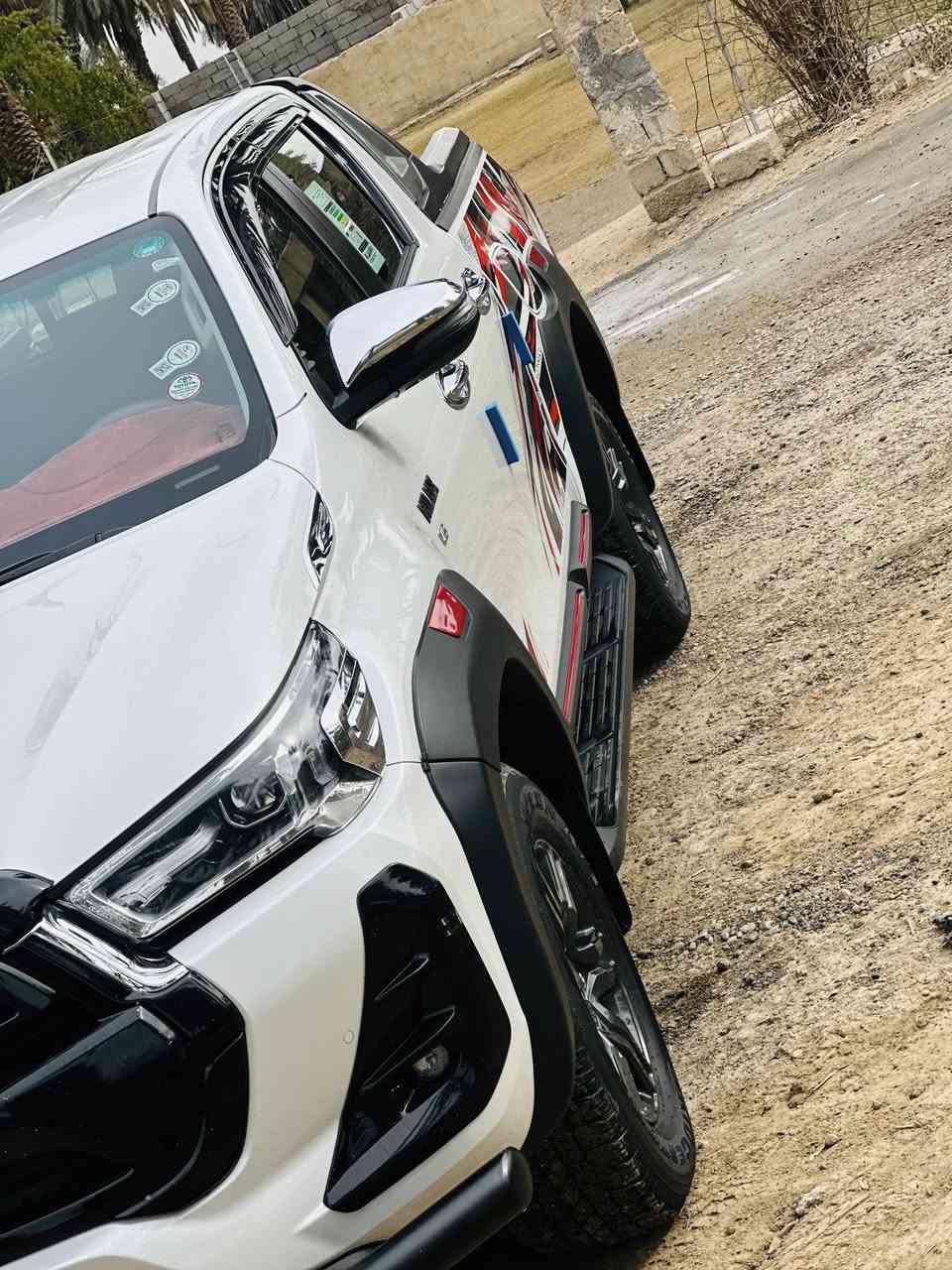 تويوتا هايلوكس موديل 2025ساز
سته سلندر V6 1/1
رقم أربيل
مكفوله كفاله عامه فول مواصفات 
ماشية 50Km 

مواصفات السيارة 
تبريد تدفئه كشنات 
حساس امامي خلفي 
مري شفط 
گلوب بنيد 
شاحن وايرلس
مثبت سرعه
جگات بنيد
كروز سرعه 
مانع انزلاق 
كأمره خلفيه 
شاشه كبيره
كير اوتماتيك 
ومعروفه مواصفات ساز تجي فول 
هوك امامي وخلفي ثقيل 

العنوان بغداد ناحية الرشيد 
***********
