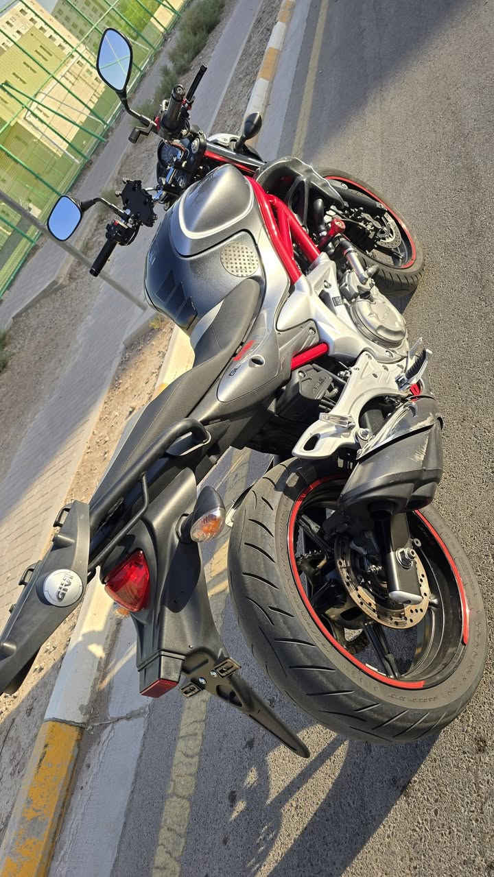 مرحبا شباب 
2014 Ccدراجة سوزوكي كلاديس 650
Suzuki gladius 650 v 2014
ً دراجة نظيفة جدا وبحالة الوكالة تقريباِ
قطعه نادرة و مميزة 
منظومة ABS
جهاز تتبع GPS
منافذ USB
كتلوك و عدة شركة
نسختين مفتاح اصليات 
تدفئة باليدات بلادية 
و بعد هواية مواصفات 
صور المزاد باليابان موجودة بالاخير 
الدراجة مكفولةبالكامل.
اوراق مكاتبة + منفيست  بدون رقم 
مكاني بغداد مدينة بسماية
للأستفسار ***********
***********
اتصل او راسل لمعرفة تفاصيل اكثر .
