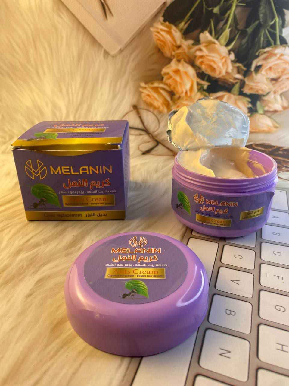 كريم النمل Melanin Ants Cream

 وهو منتج تجميلي يستخدم بشكل أساسي لتقليل نمو الشعر غير المرغوب فيه في الجسم، ويُسوق له كبديل طبيعي لليزر

الفوائد الرئيسية للمنتج
تقليل نمو الشعر يعمل على إضعاف بصيلات الشعر تدريجياً مما يقلل من كثافته وسرعة نموه مع الاستخدام المنتظم

بديل لليزر يساعد في الحصول على بشرة ناعمة وخالية من الشعر لفترات أطول دون الحاجة لجلسات الليزر المكلفة

ترطيب البشرة يحتوي على خلاصة زيت السعد التي تساهم في ترطيب البشرة وتخفيف الجفاف والتهيج الناتج عن عملية إزالة الشعر

نضارة البشرة: يزيد من حيوية وإشراق البشرة ويجعل ملمسها ناعماً 

يعتمد الكريم على تركيبات طبيعية، وأبرزها
خلاصة زيت السعد Cyperus oil المعروف علمياً بقدرته الفعالة على تأخير نمو الشعر
زيت النمل وهو مادة تقليدية تستخدم لتقليل كثافة بغداد, العراق


**إذا كنت صاحب هذا الإعلان وتريد حذفه لأي سبب، رجاءا أرسل رسالة إلى الدعم الفني**